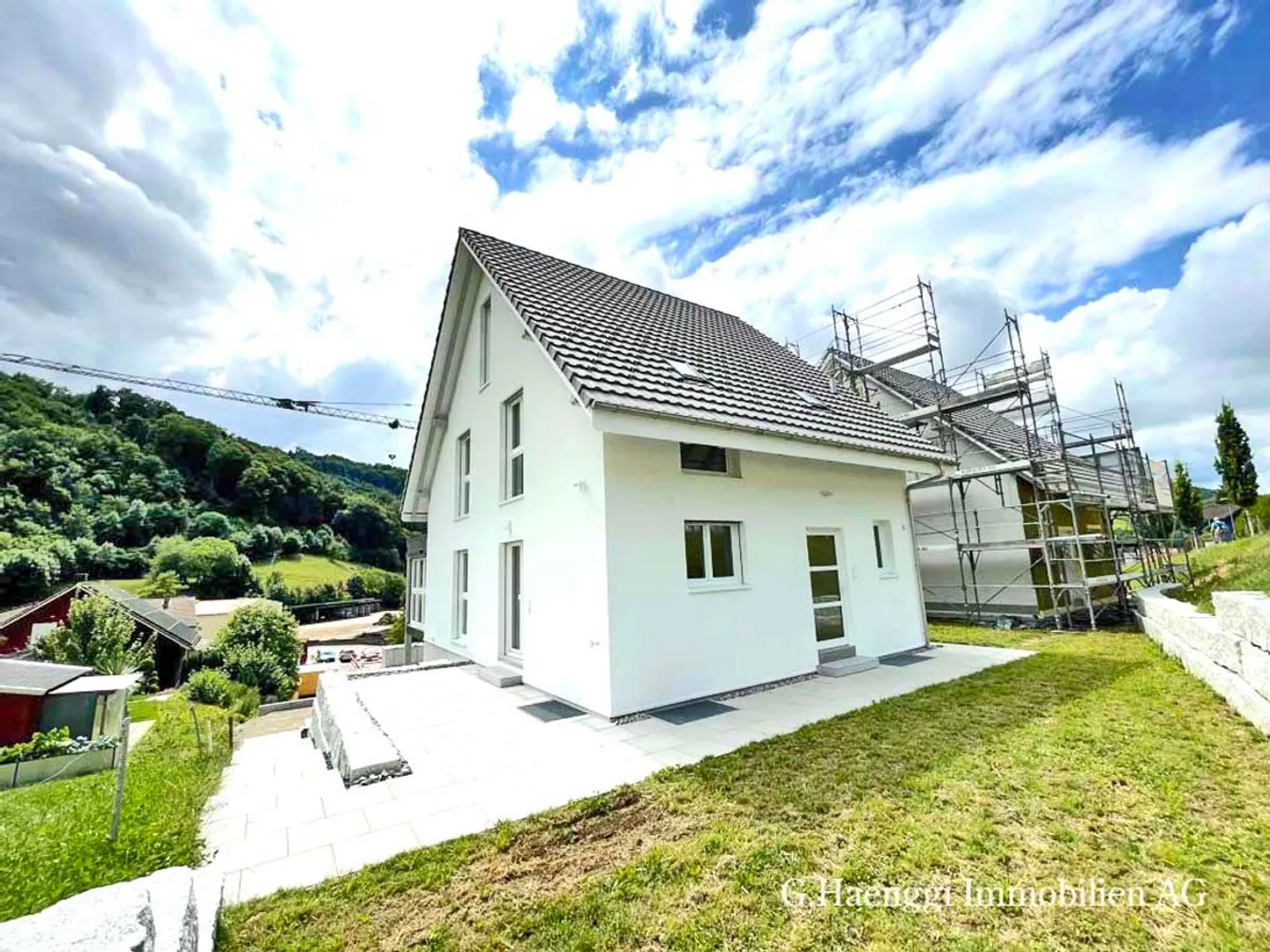 4 neue, grosszügige 5 bis 7.5-Zi-EFH mit weiter Aussicht in Läufelfingen - Foto 4 von 13