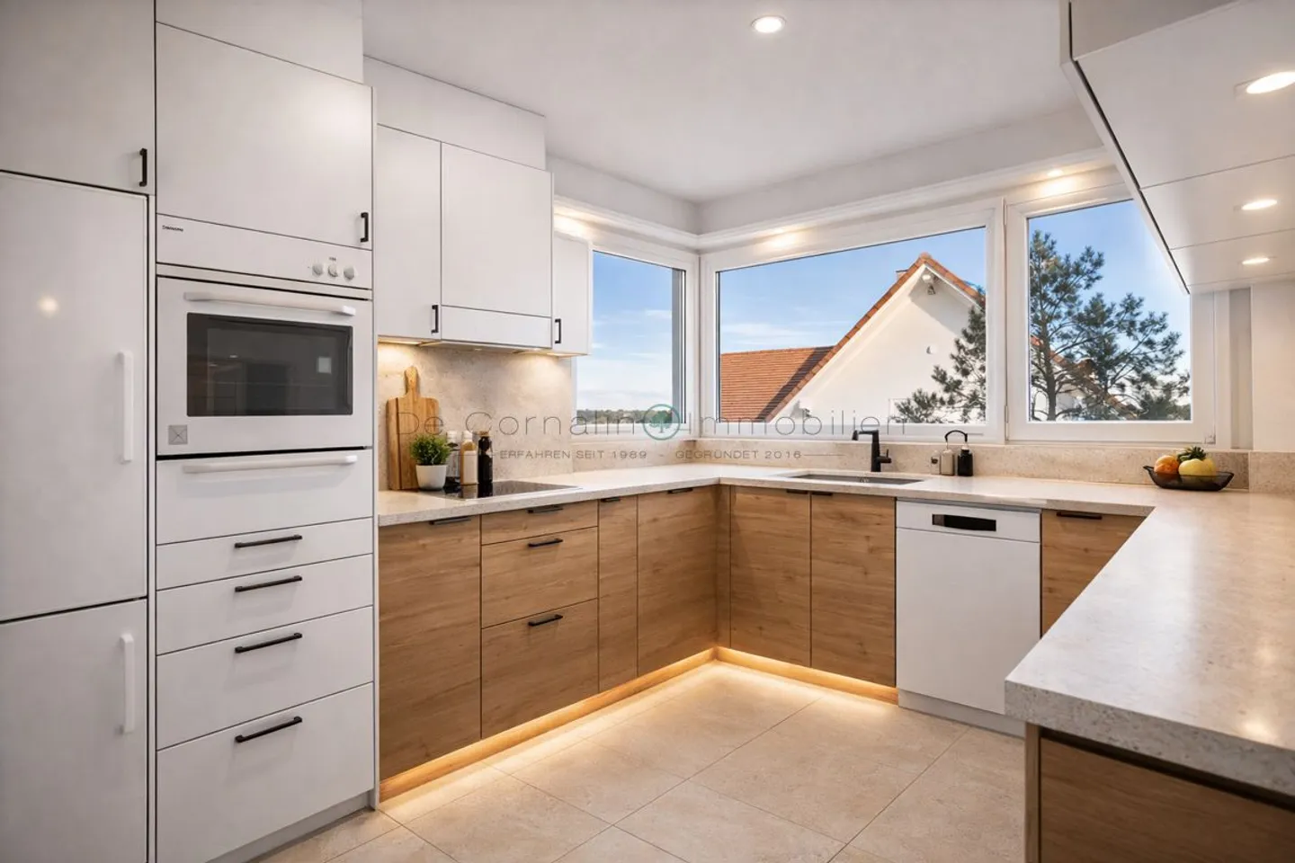 Maison familiale sans circulation de transit - 6,5 pièces avec jardin dans un emplacement calme, ensoleillé et proche de la ville - Photo 3 sur 13