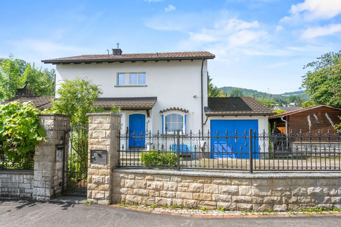 Reserviert! Freistehendes Einfamilienhaus mit traumhaftem Garten - Foto 3 von 13
