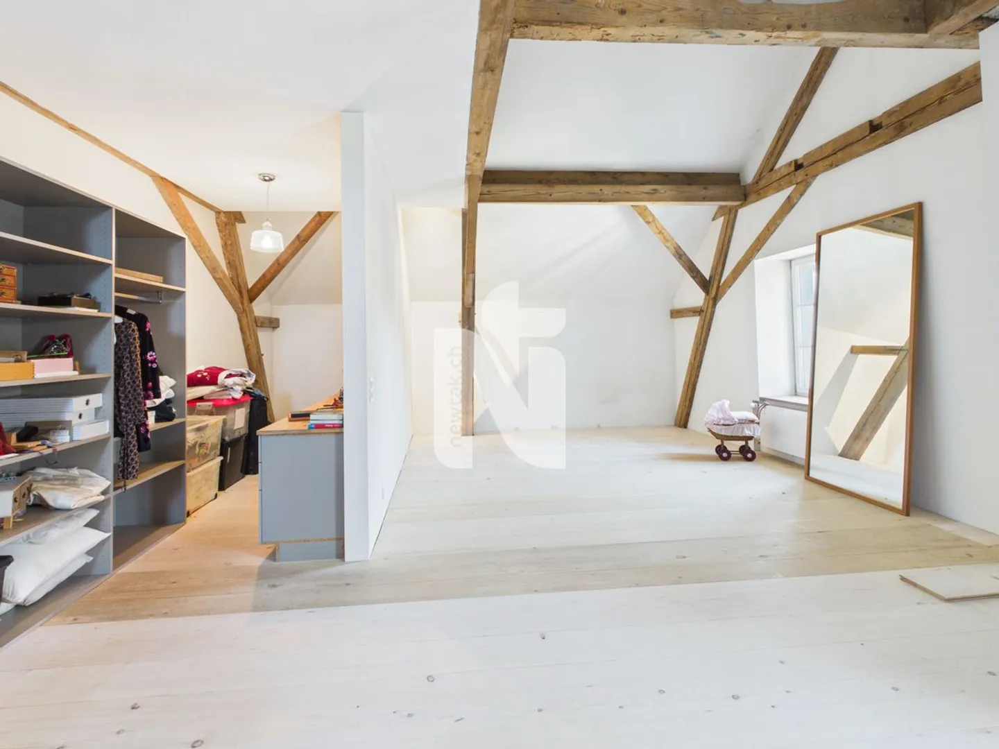 Stilvolles Haus mit Ökonomiegebäude, Atelier, Garten und Carport - Foto 10 von 13