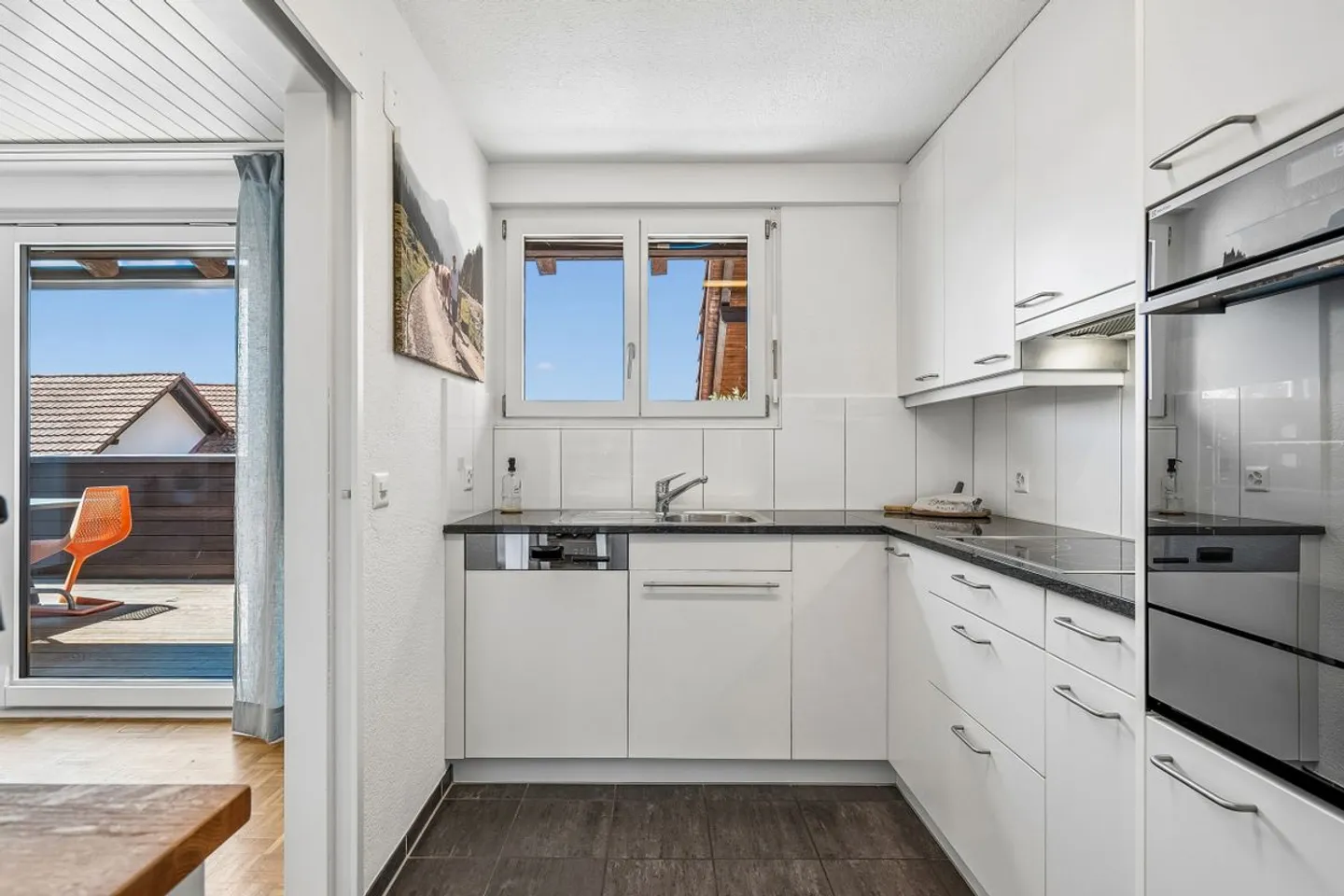 Wohlfühlwohnung an sonniger und ruhiger Lage mit herrlichem Weitblick - Photo 4 sur 13