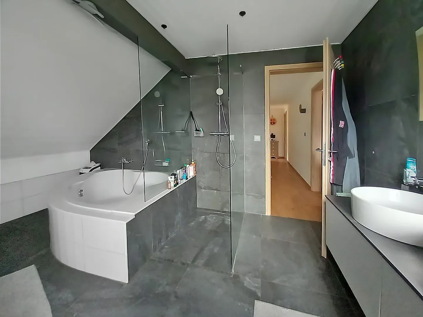 Colpo di fulmine! Sublime villa 6.5 stanze con giardino - Foto 13 di 13