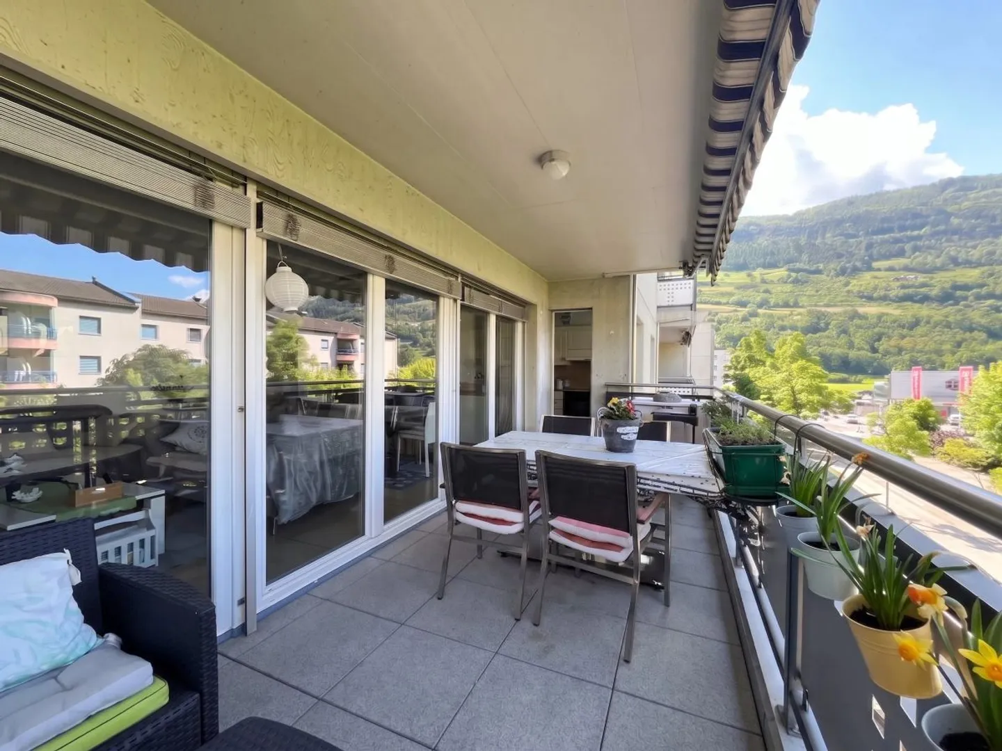 132 m2 bright and quiet, 40 m2 living room, southwest balcony - Photo 4 of 7