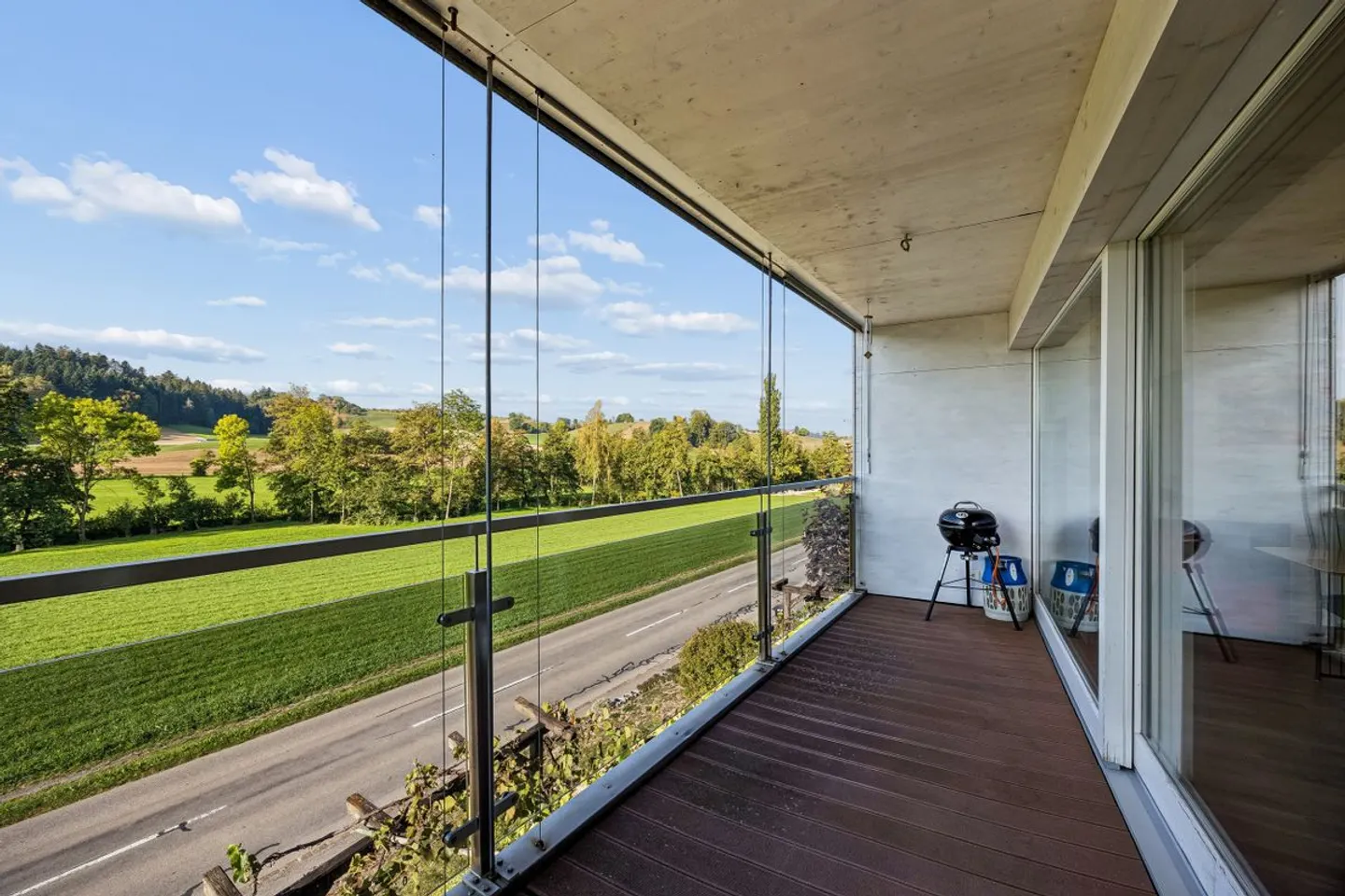 Rural living with a view: Flexible residential house with commercial space and expansion potential - Photo 7 of 13