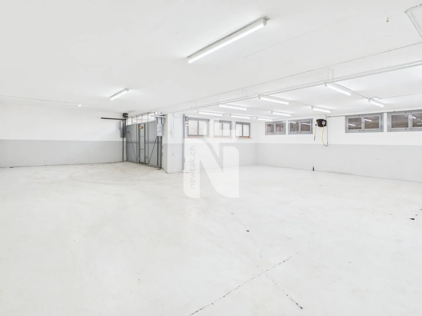 Geräumige Einstellhalle in Allschwil - Foto 2 von 6