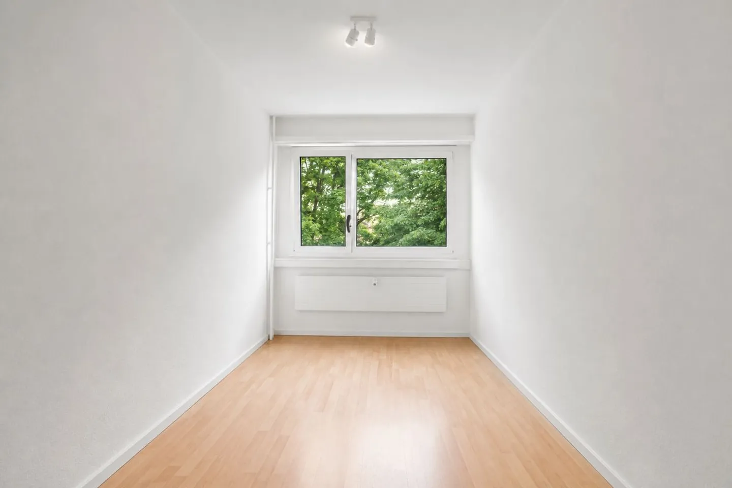 Modern, central and 2 parking spaces included - Photo 9 of 13