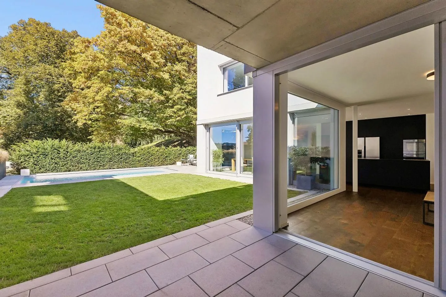 High-Quality Architect House with Pool and Plenty of Privacy - Photo 12 of 13