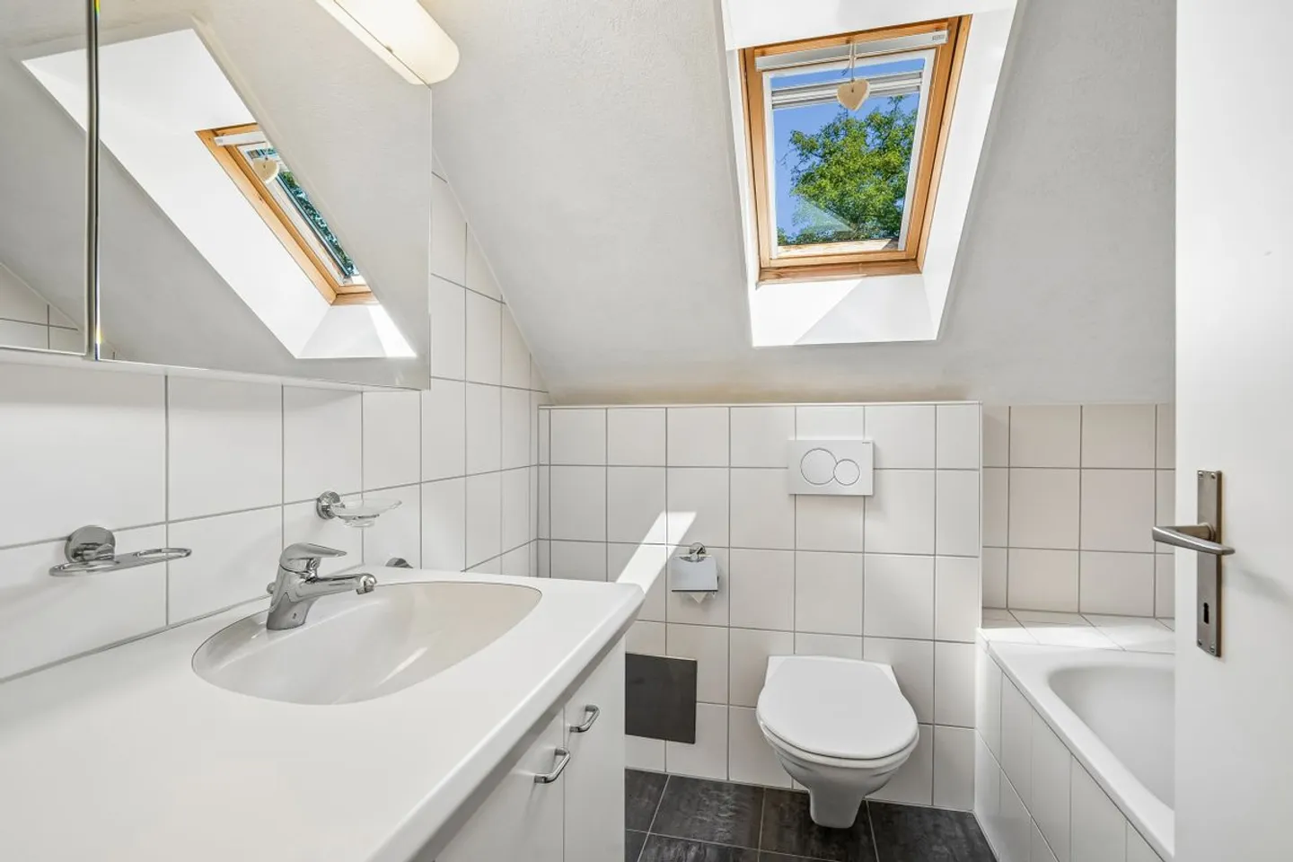 Wohlfühlwohnung an sonniger und ruhiger Lage mit herrlichem Weitblick - Photo 7 sur 13