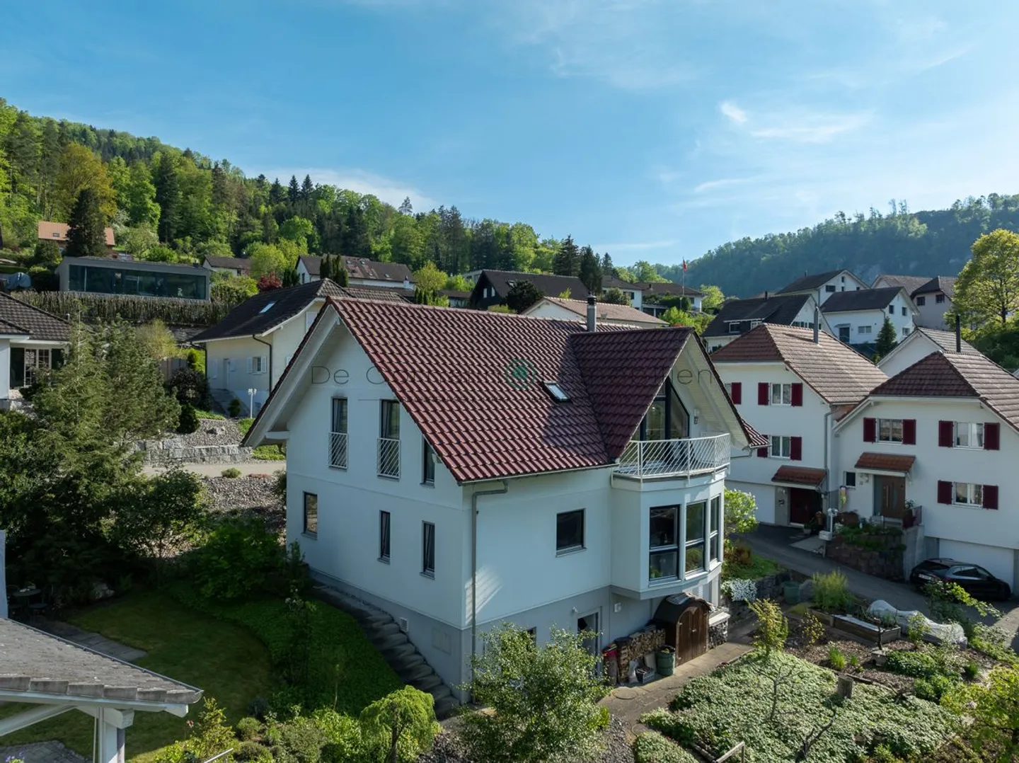 Wohnen im Grünen - Stadtnah - Freistehendes 6.5-Zimmer-Einfamilienhaus, Minergie, Ruhe &amp; Aussicht - Foto 2 von 13