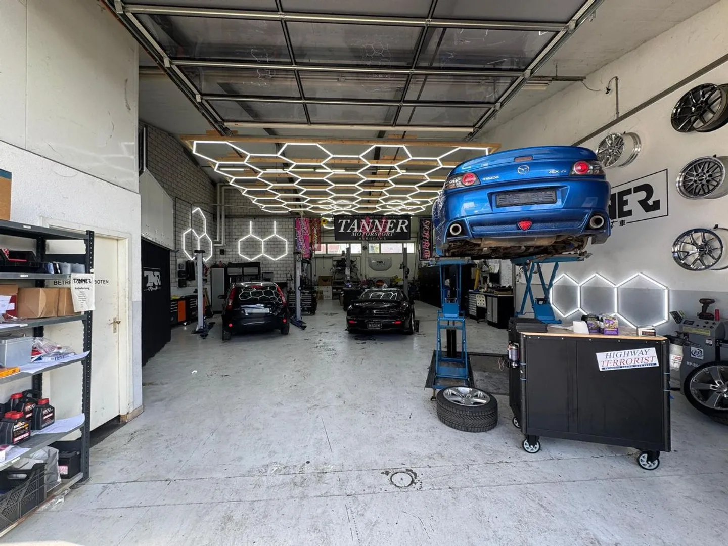 AMPIO SPAZIO COMMERCIALE ADATTO PER OFFICINA AUTO - Foto 3 di 13