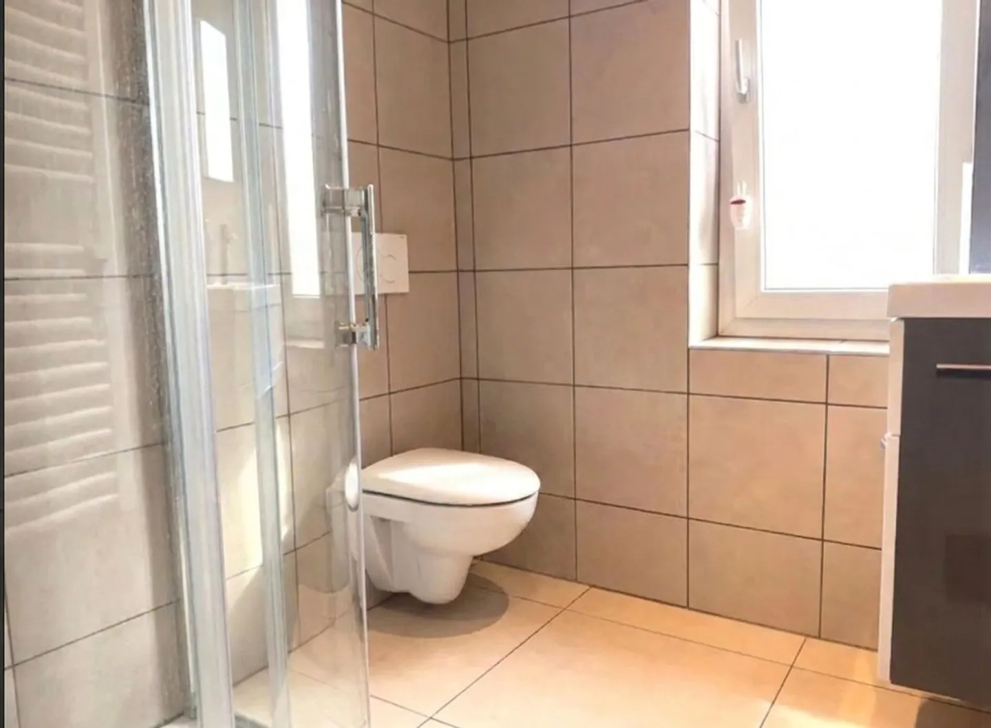 Familienfreundliches Haus mit Pool - Foto 8 von 13