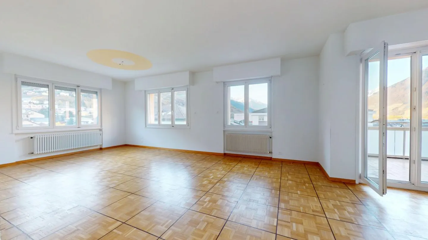 A louer 5.5 pièces - 1907  Saxon  - Foto 2 von 11