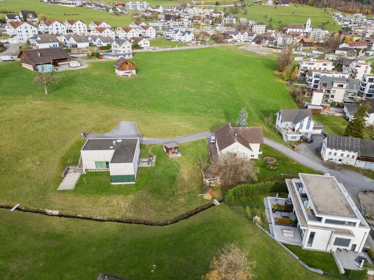 Terrain de construction spacieux à Tuggen - Photo 7 sur 7