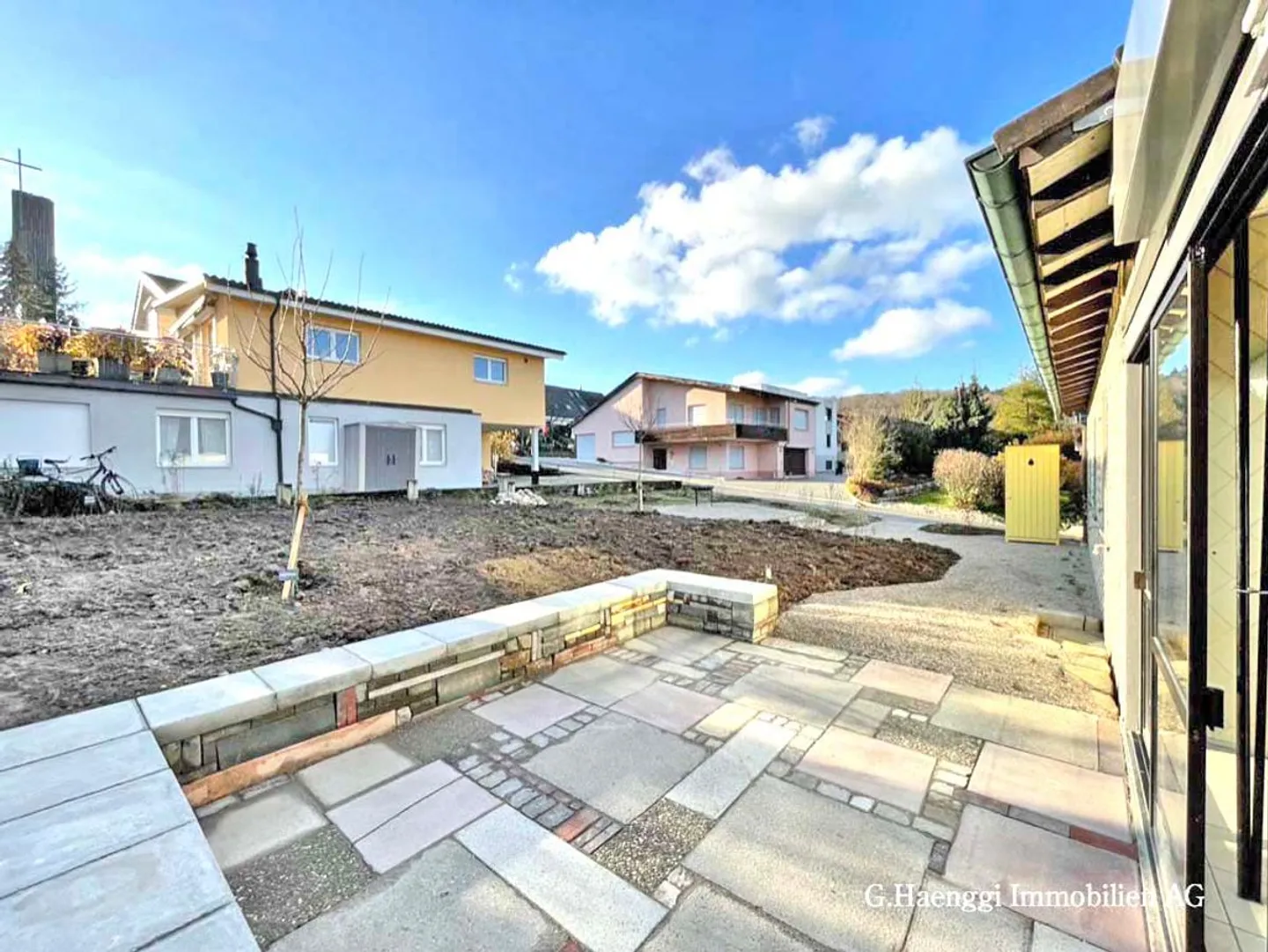 EFH an ruhiger Lage mit grossem Garten ohne Gartenarbeit - Foto 8 von 13