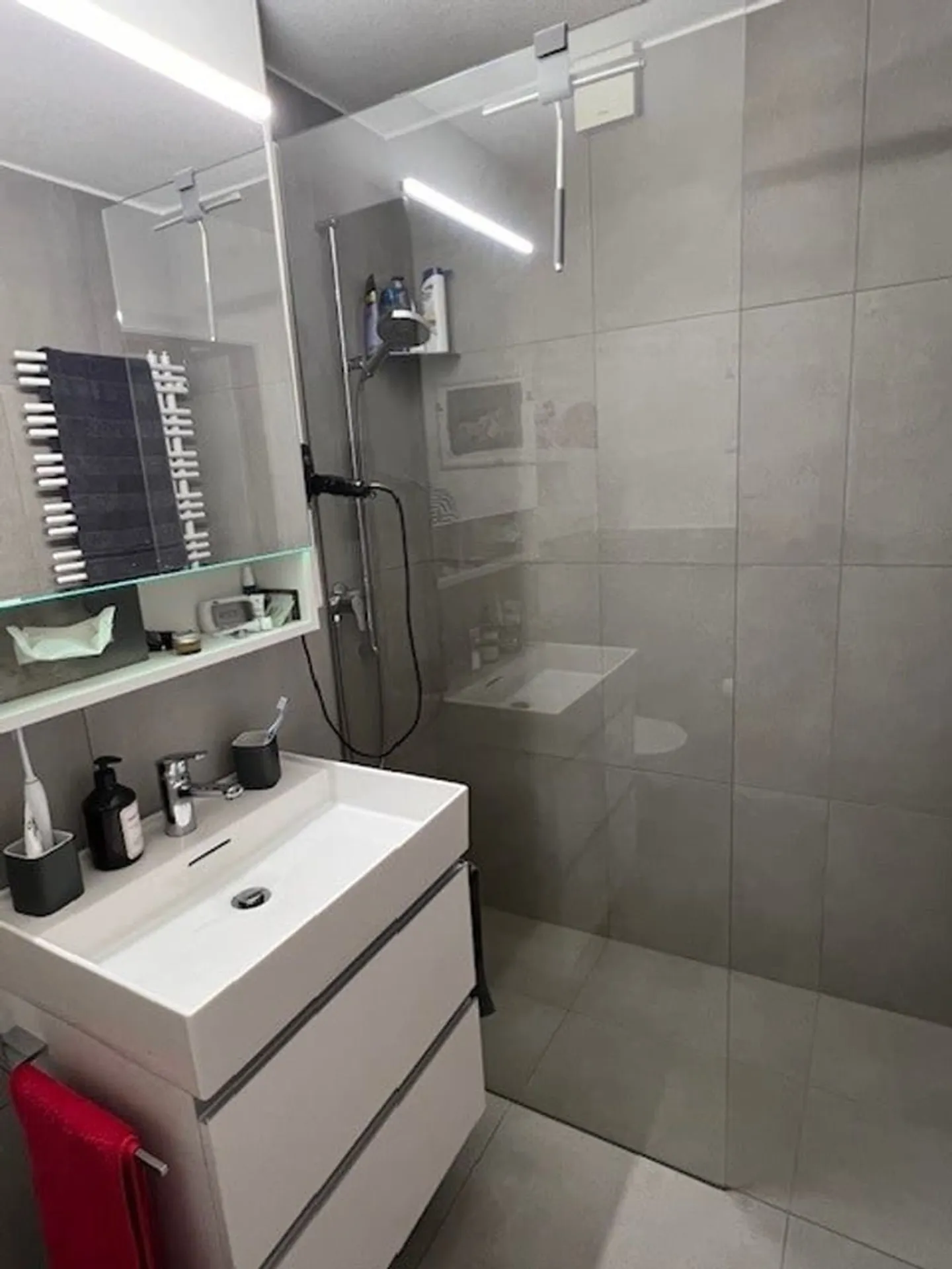 Appartement ensoleillé avec vue panoramique - Photo 2 sur 9