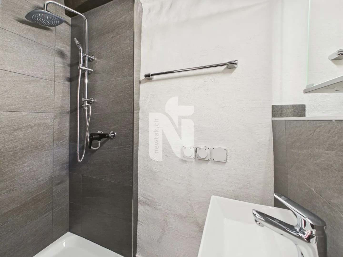 Espace commercial attrayant au Löwenkreisel - idéal comme bureau, atelier, salle de loisirs ou même comme salon, par exemple pour un studio de massage ou de cosmétique - Photo 8 sur 9