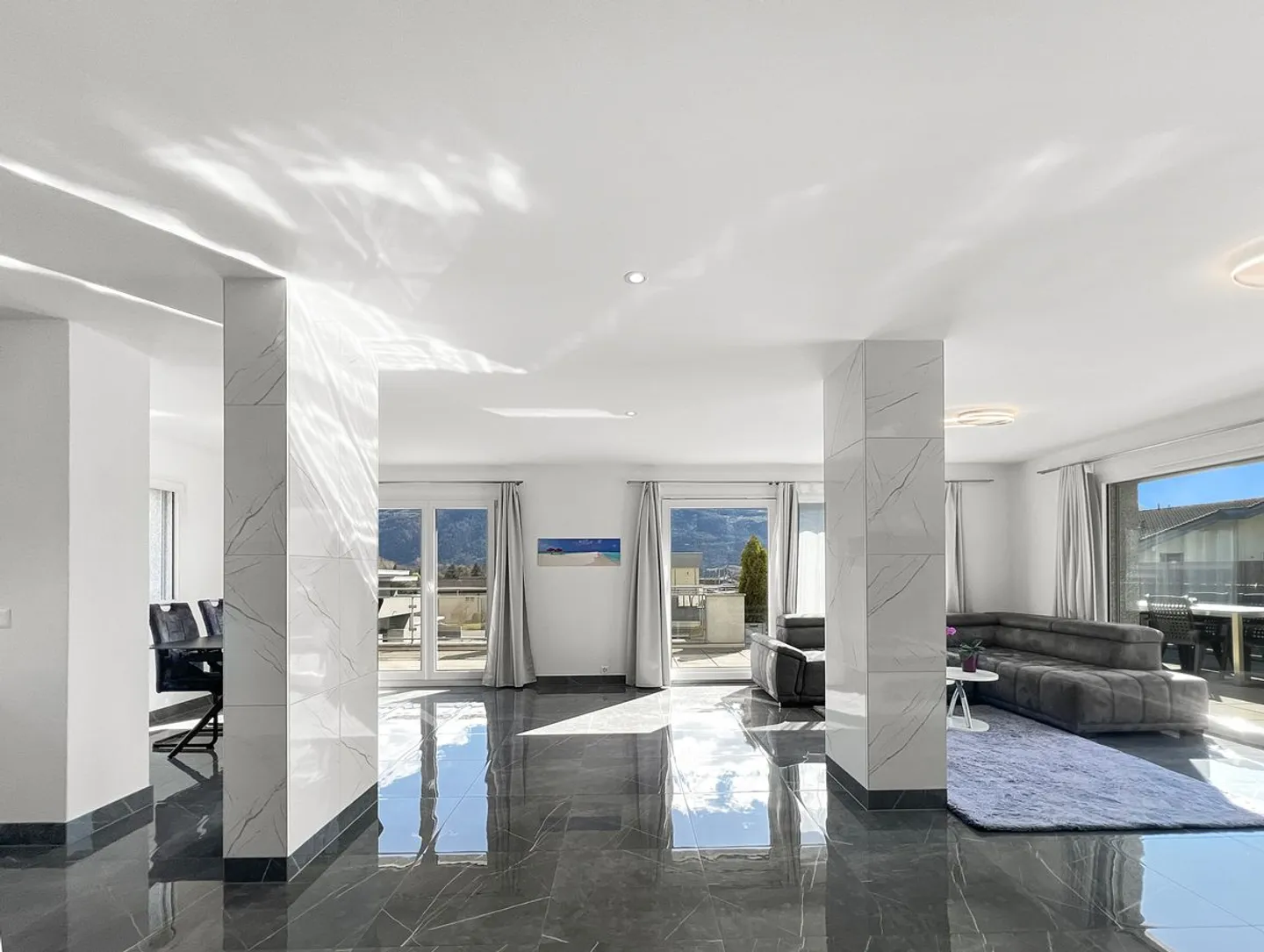 Sublime Attic 360° 5½ of 130m2! - Photo 1 of 13