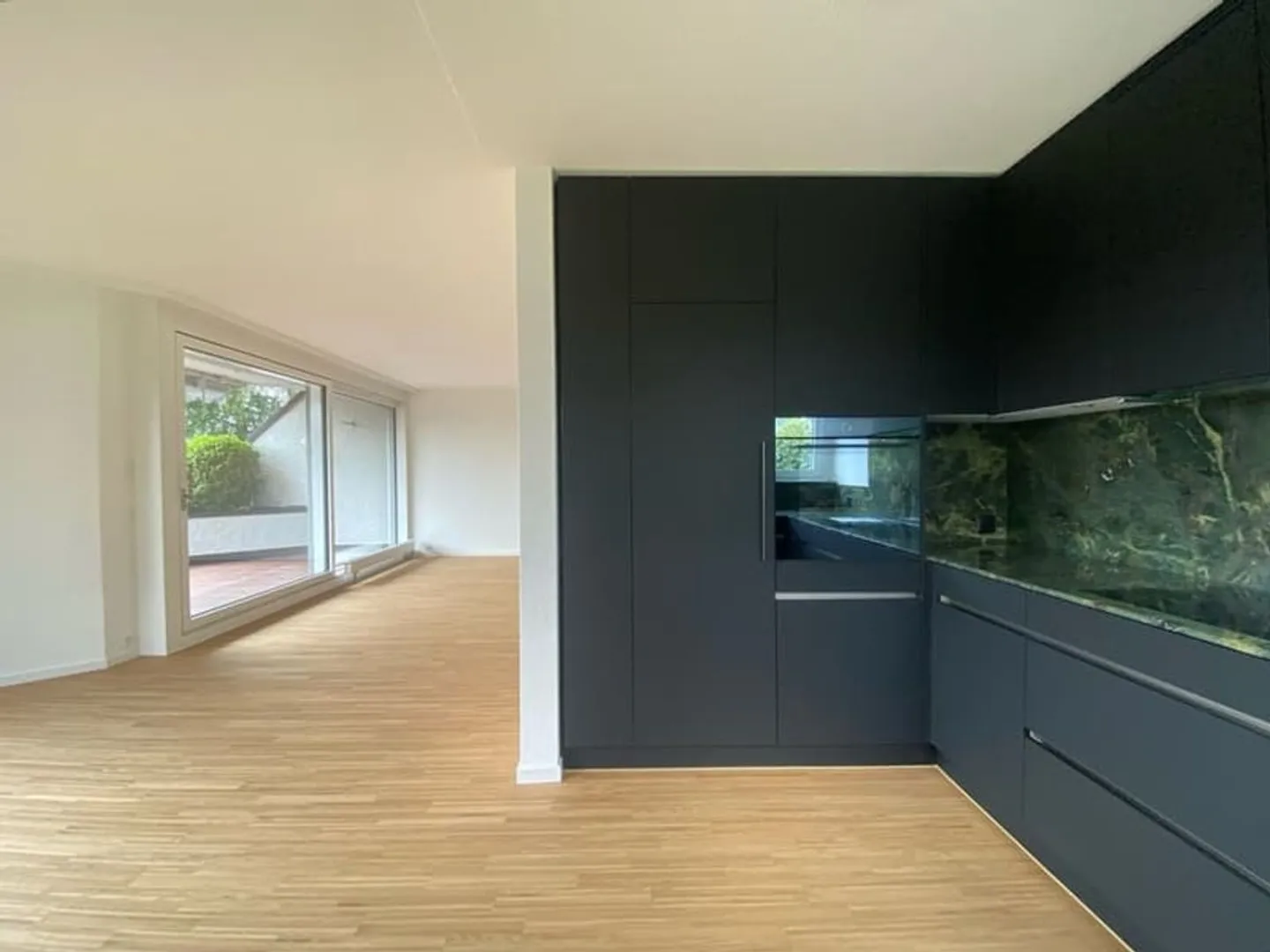 First rental after complete renovation 4.5 room apartment in a very good location - Photo 2 of 8