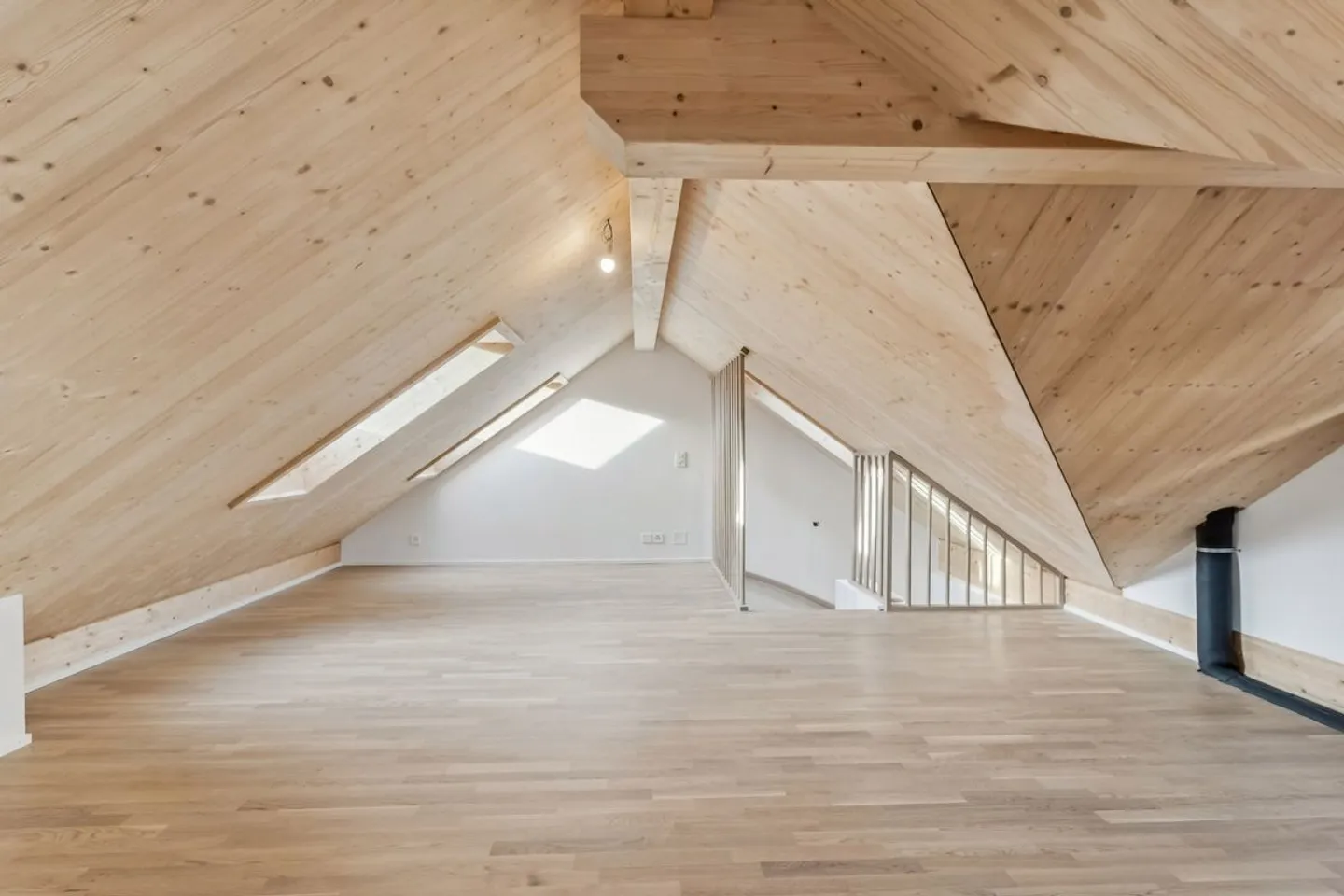 Appartamento triplex affascinante con giardino - Romont (FR) - Foto 10 di 11