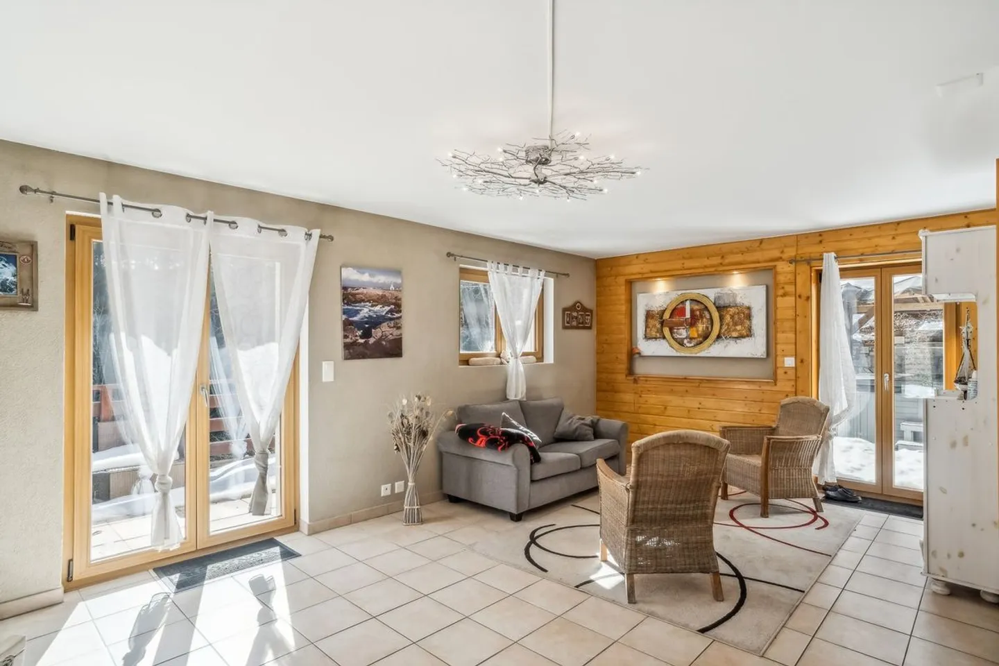 Charming individual chalet on the edge of the forest in Torgon - Photo 2 of 11