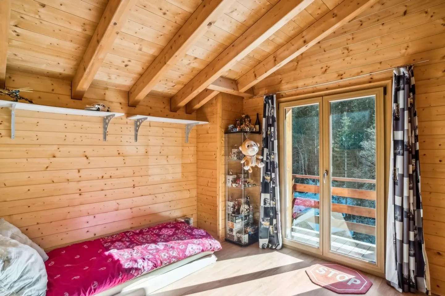 Charming individual chalet on the edge of the forest in Torgon - Photo 5 of 11