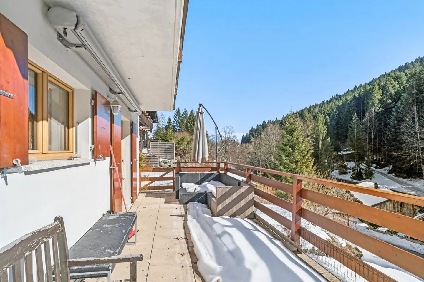 Charming individual chalet on the edge of the forest in Torgon - Photo 8 of 11