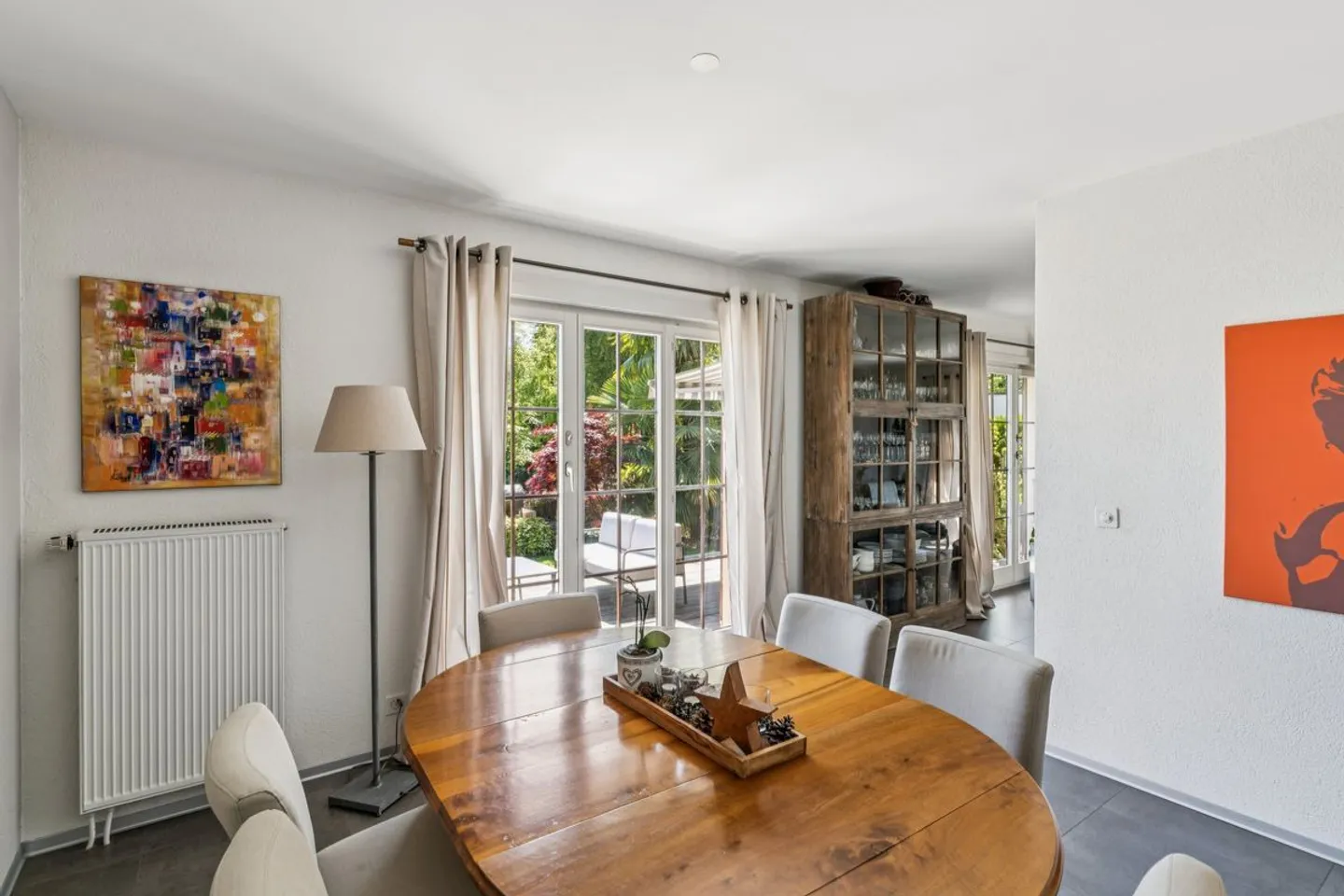 Villa with Stunning Lake View - Photo 4 of 10