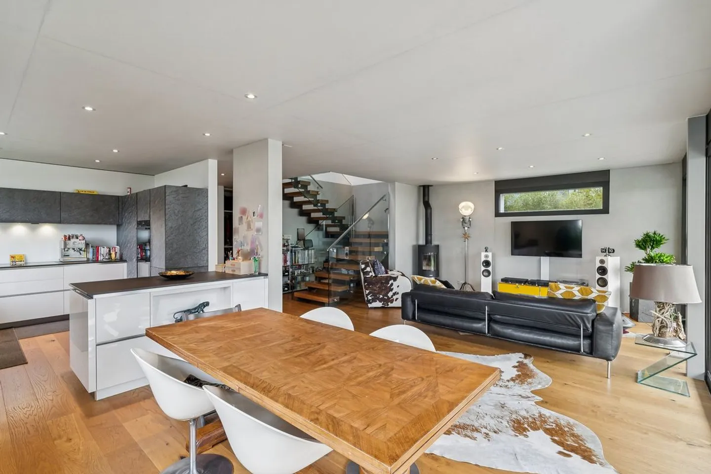 Between Lake and Vines - Exceptional House in the Heart of Vully - Photo 2 of 10