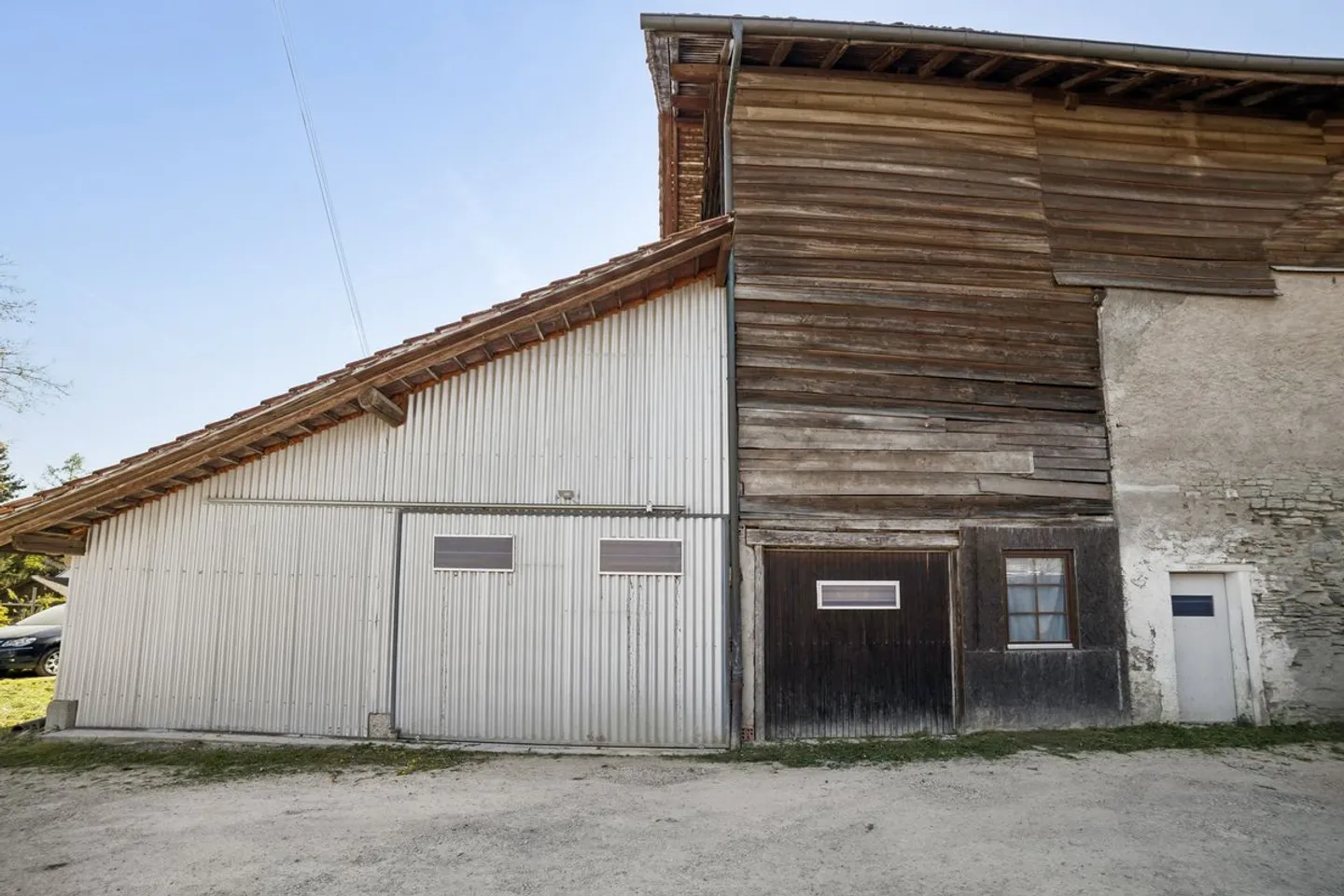 Barn to renovate with beautiful volumes and potential for transformation into several apartments - Photo 7 of 10