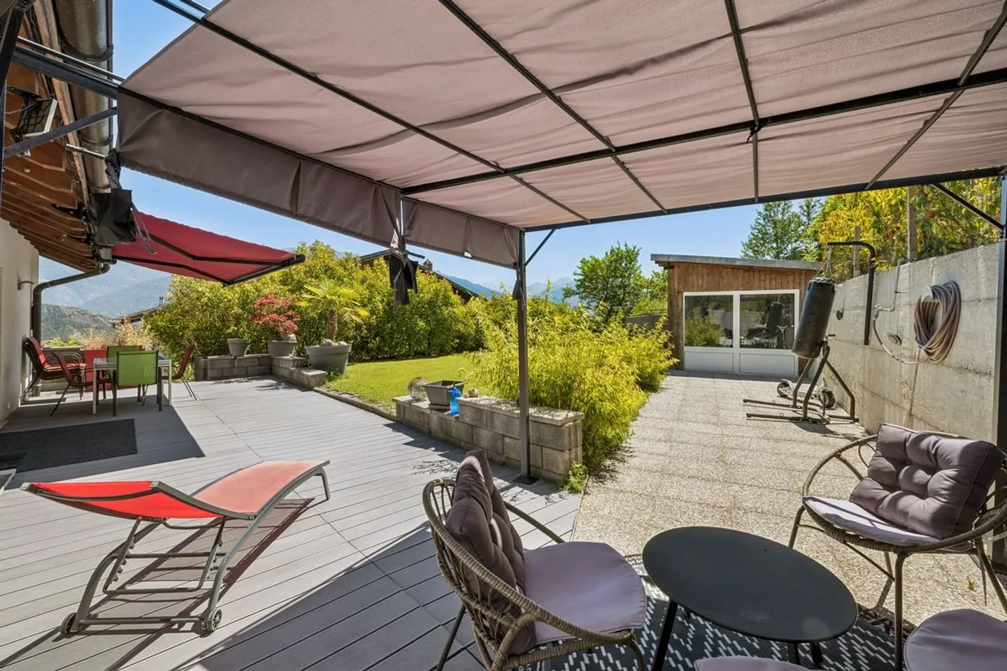 Grande villa luminosa con vista mozzafiato - incluso un appartamento indipendente di 3,5 locali. - Foto 10 di 11
