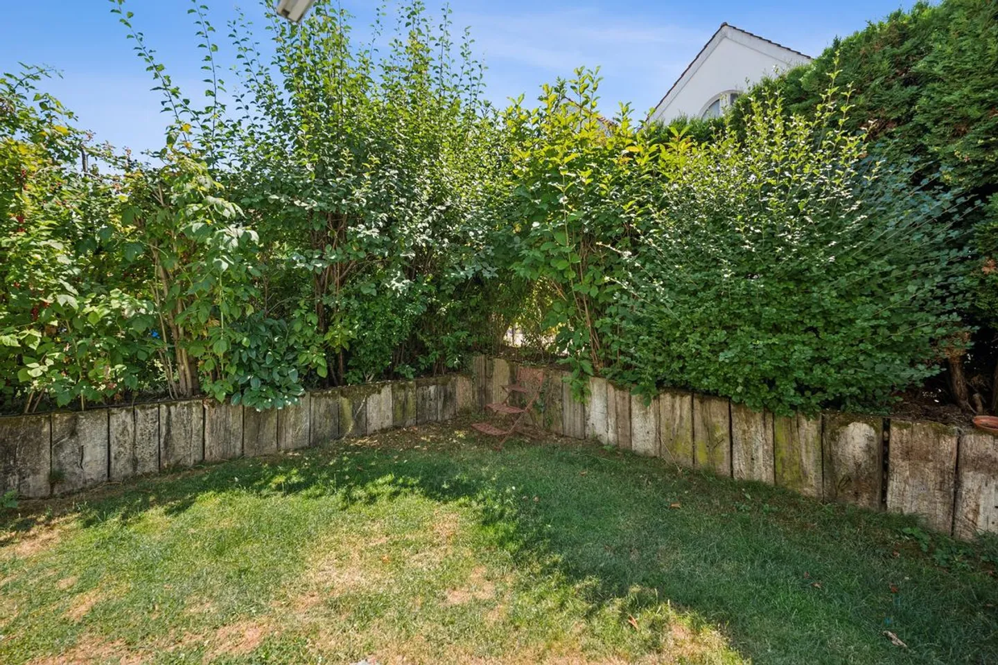 Well-kept and spacious in a quiet location - Photo 3 of 13