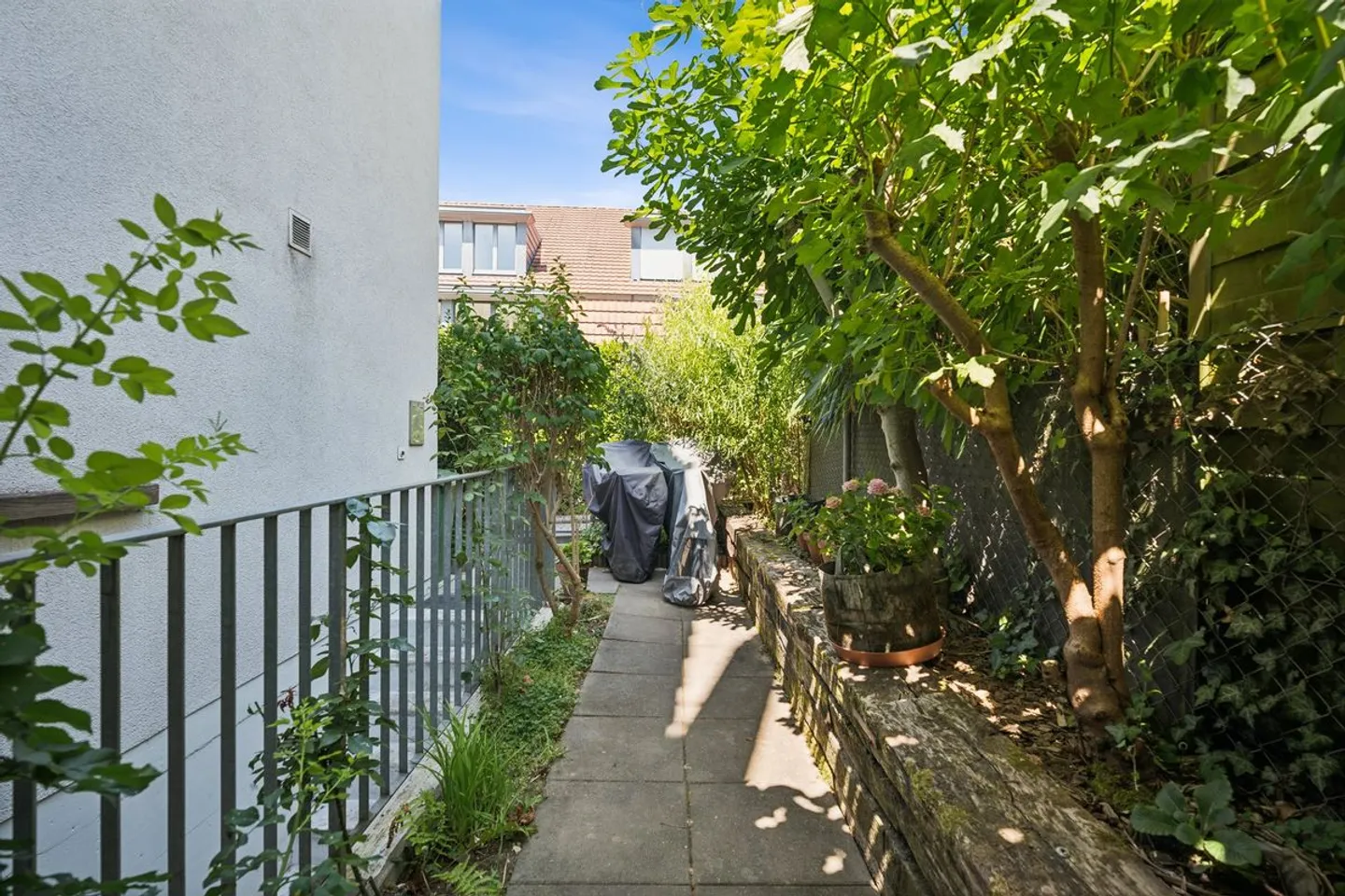 Well-kept and spacious in a quiet location - Photo 6 of 13