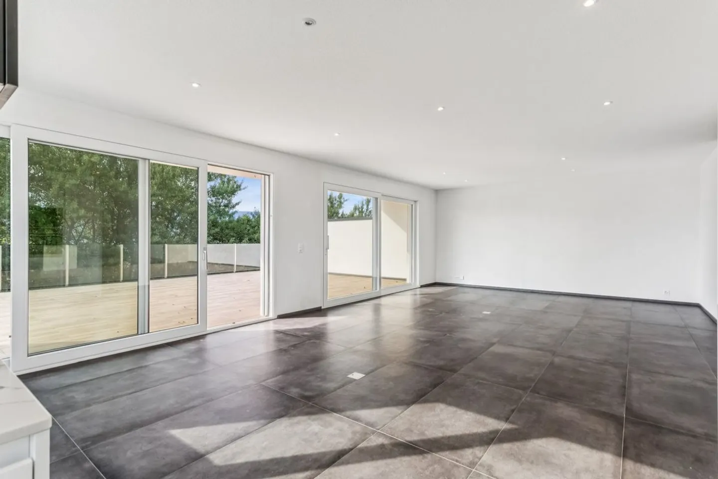 Attico con magnifica vista sul lago e una grande terrazza - Foto 3 di 12