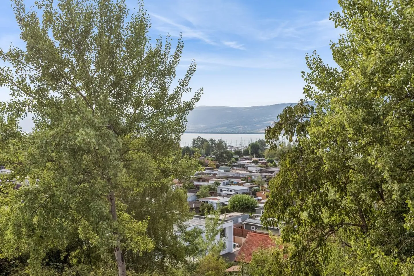 Attico con magnifica vista sul lago e una grande terrazza - Foto 9 di 12