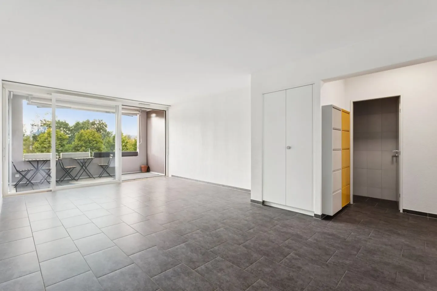 Appartement lumineux de 3,5 pièces avec loggia - Foto 3 von 10
