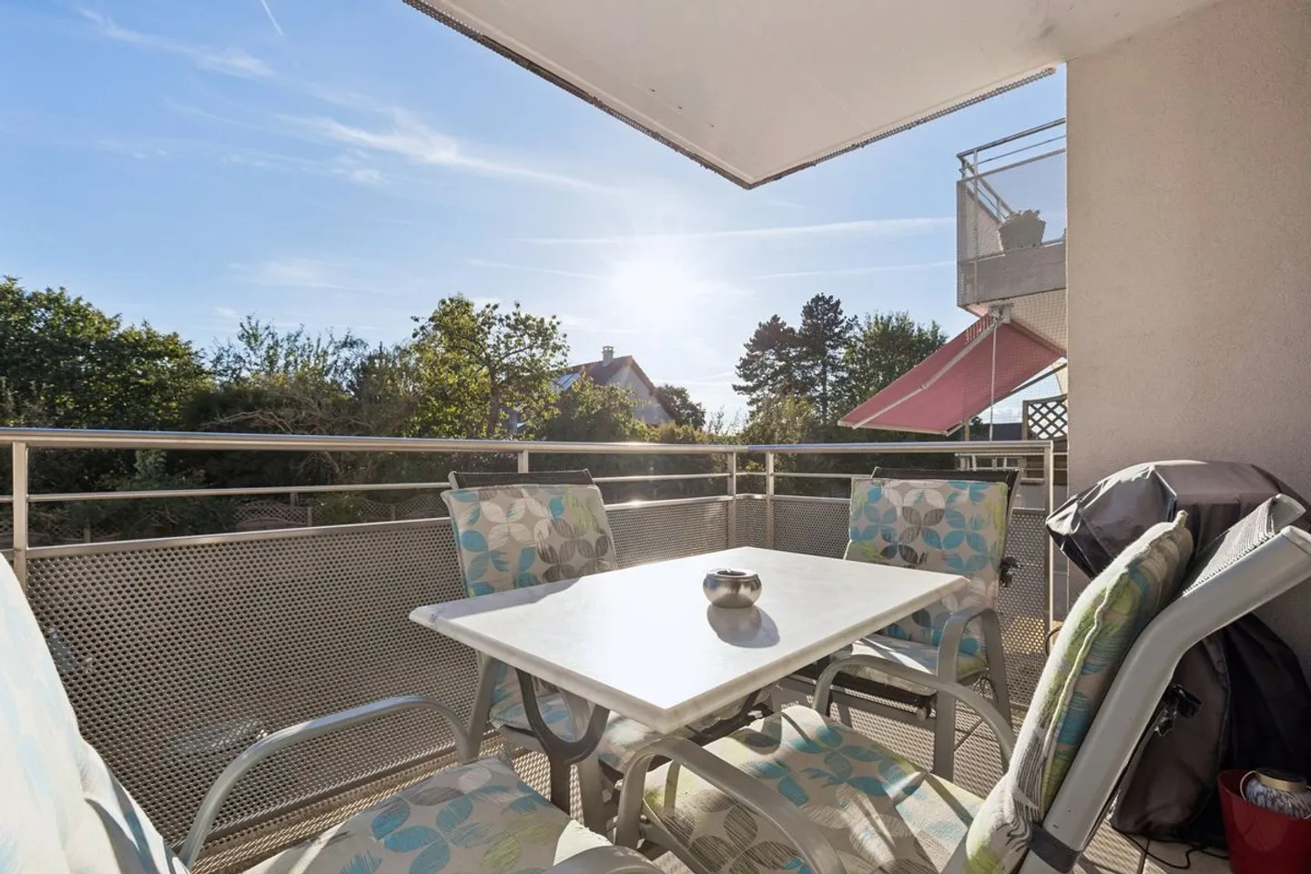 Bright 2.5-room apartment with balcony - Photo 1 of 12
