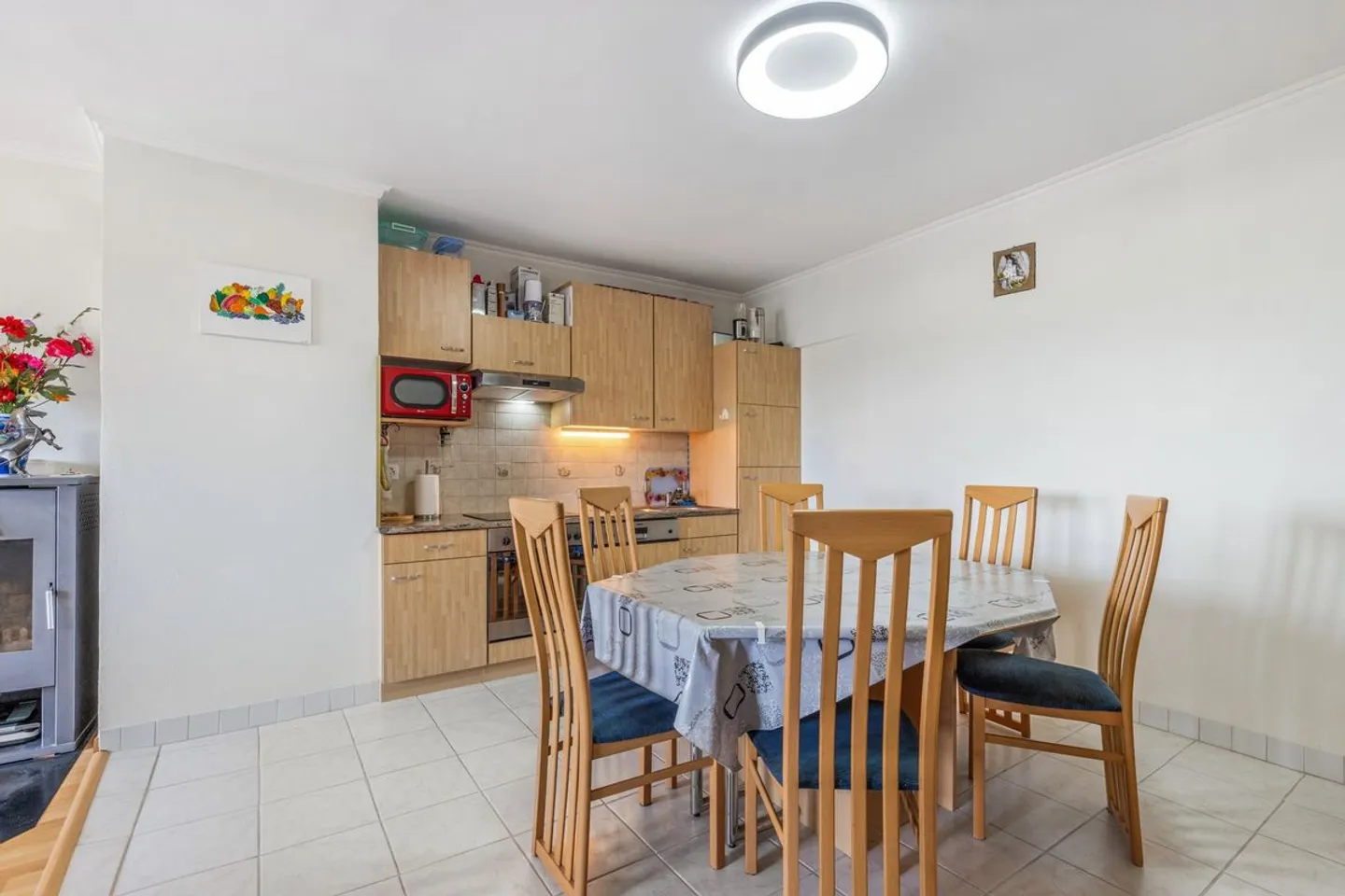 Maison de 7,5 pièces avec local commercial et 5 places de parc au centre de Romont - Foto 4 di 12