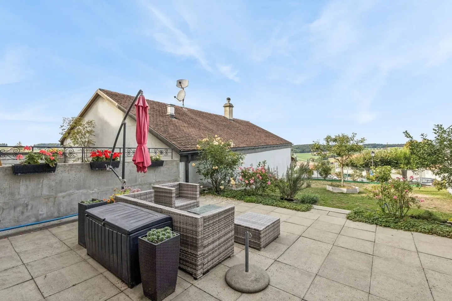 Maison de 7,5 pièces avec local commercial et 5 places de parc au centre de Romont - Foto 10 di 12