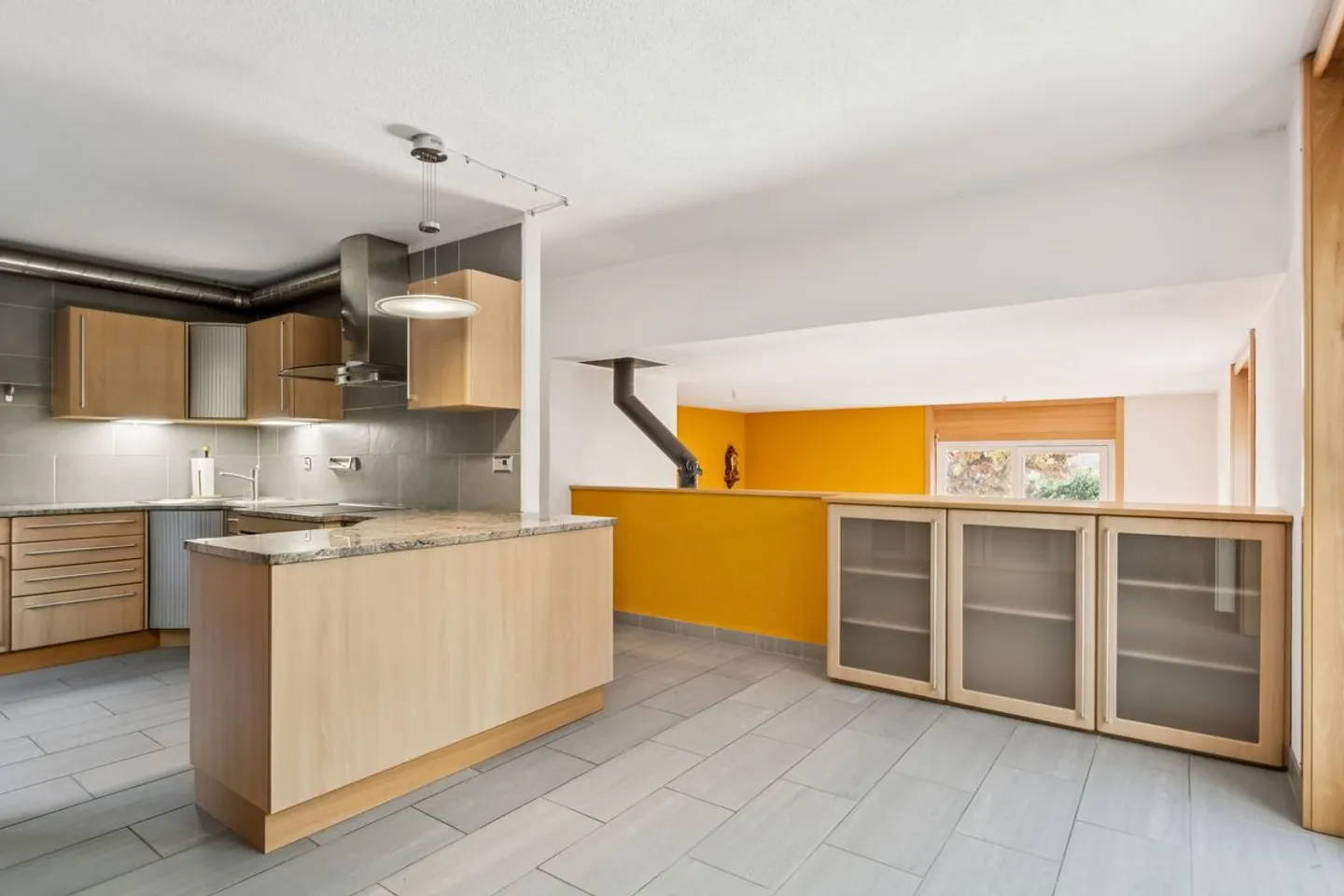 Maison mitoyenne charmante - Photo 2 sur 13