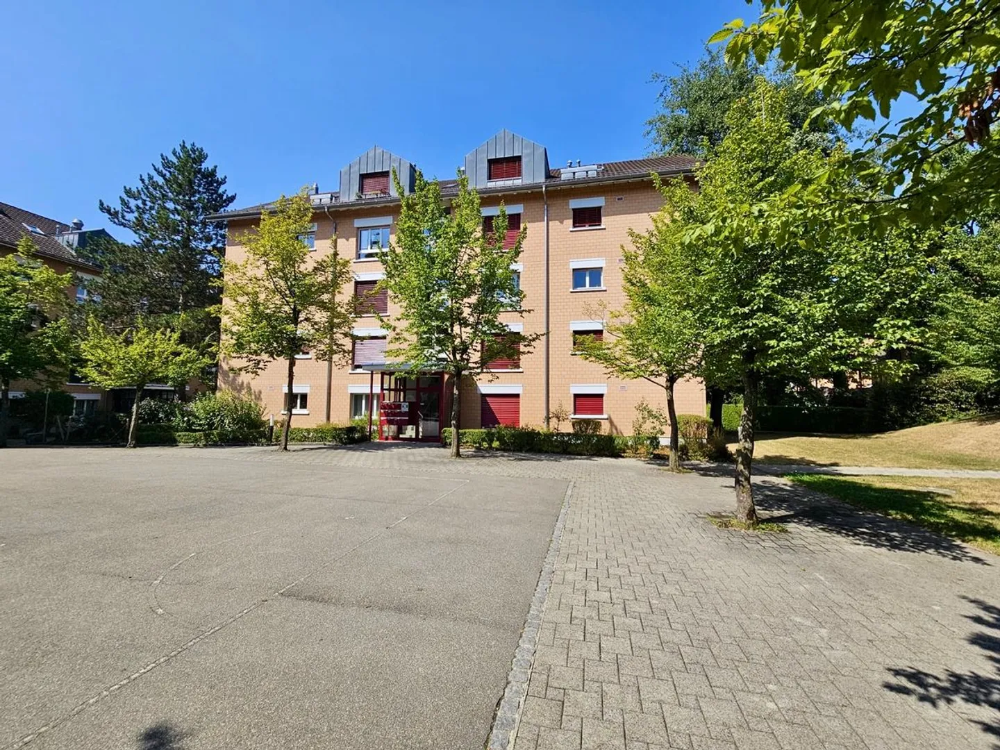 Appartement entièrement rénové avec des équipements de haute qualité - Photo 1 sur 7