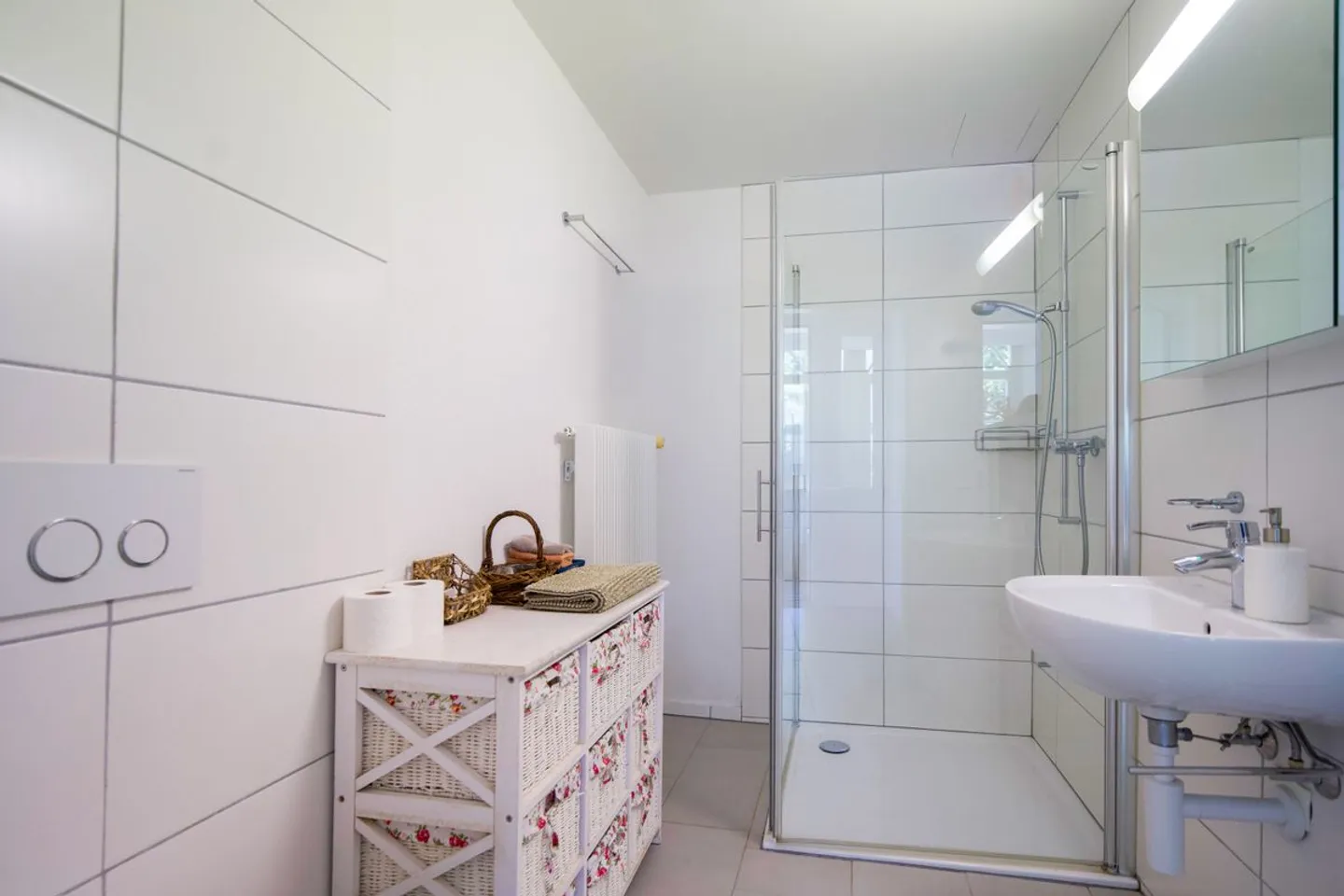 Classic-elegant with lake view: Historic property in Gunten - Photo 6 of 13
