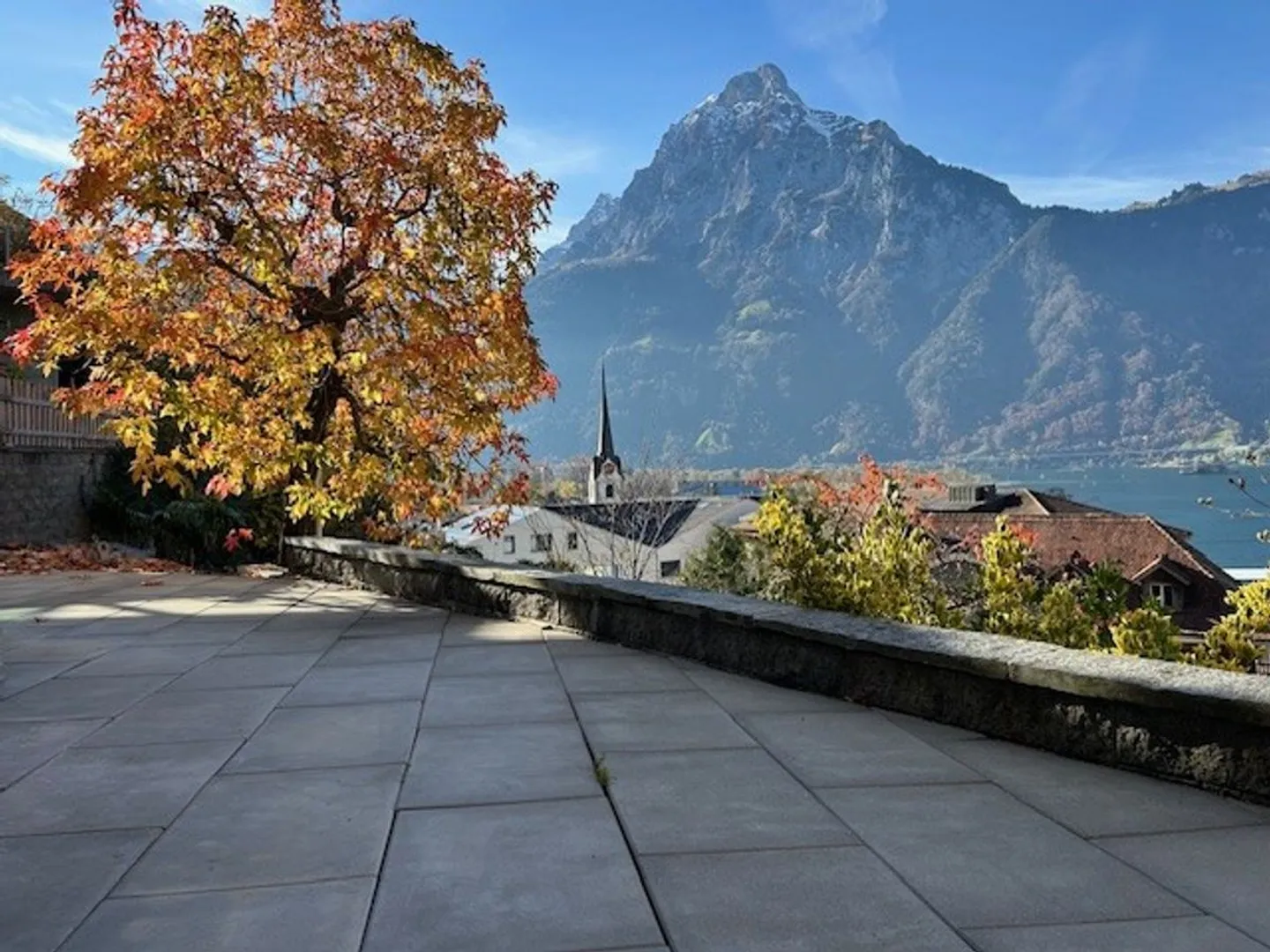 Renovierte 2.5 Zimmerwohnung mit tollem Terrassenbereich &amp; Seeblick - Photo 4 sur 11