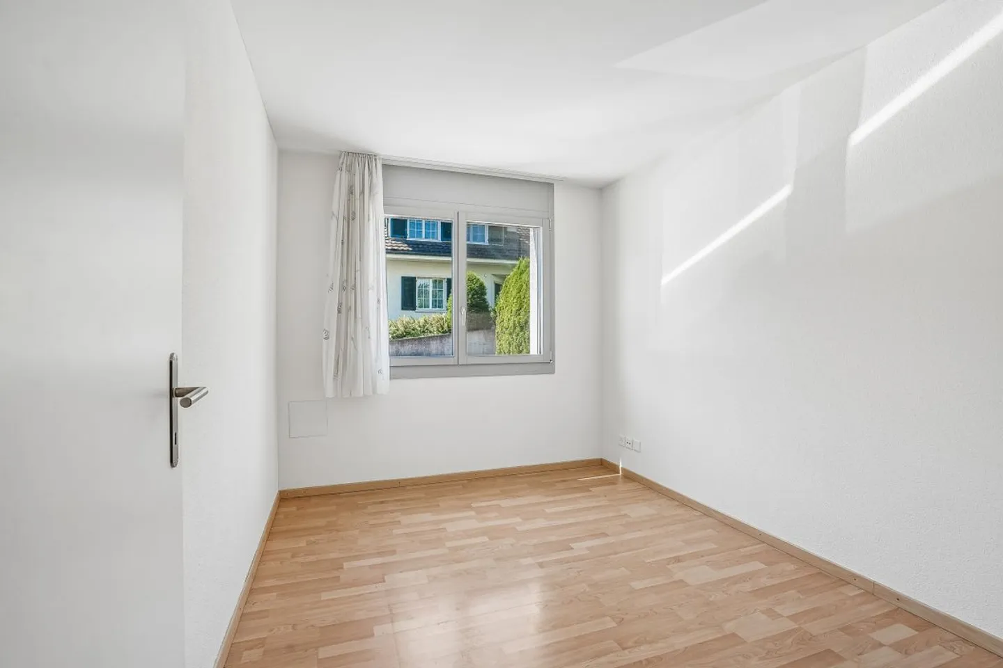 Detached 5-room single-family house with 3-room apartment and studio - Photo 13 of 13
