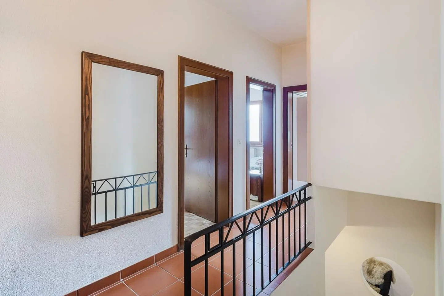 Faszinierendes Tessiner Haus mit Garten und Pergola auf zwei Etagen - Foto 8 von 13