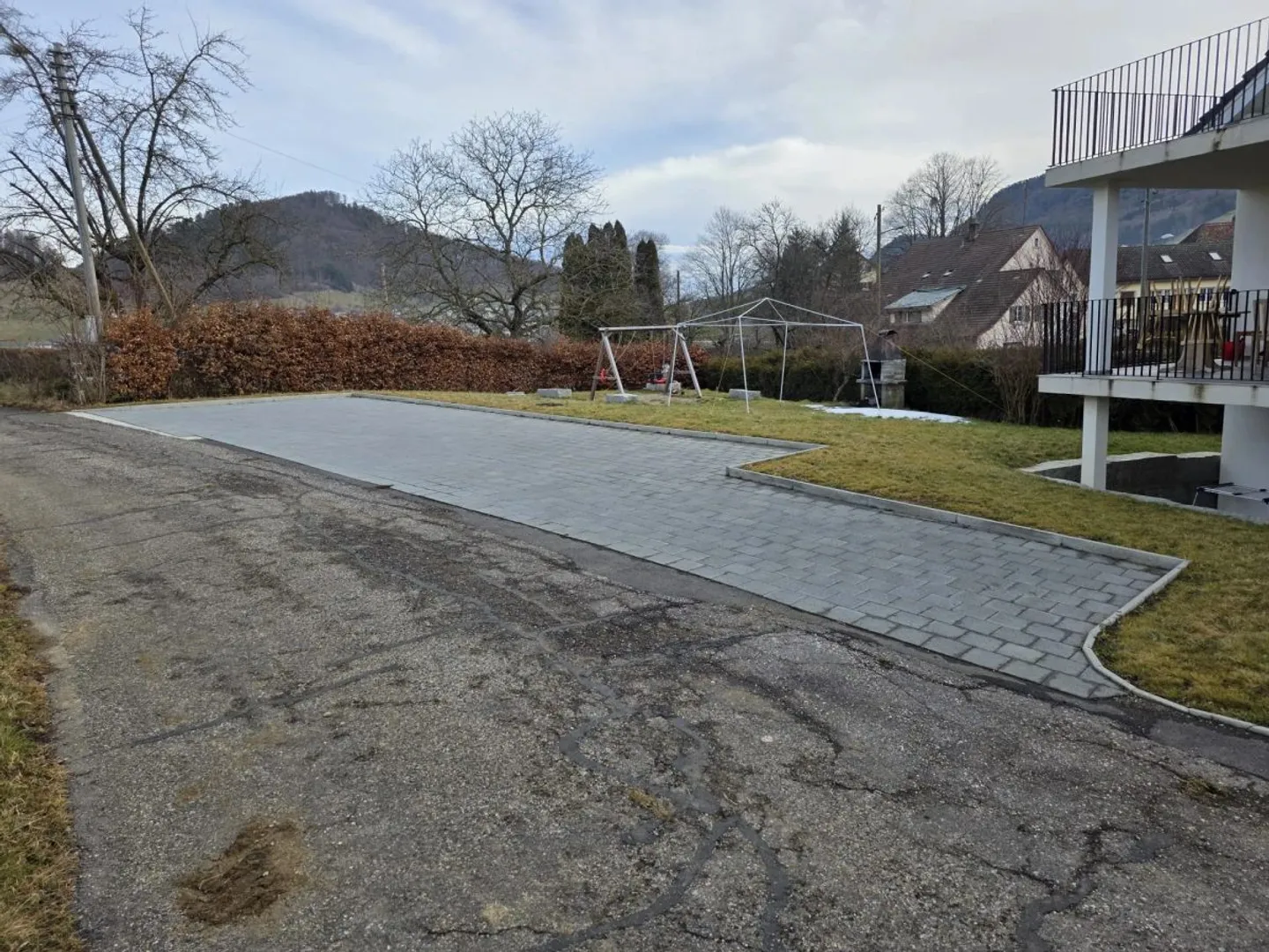 Neue Aussenparkplätze - Foto 4 von 6