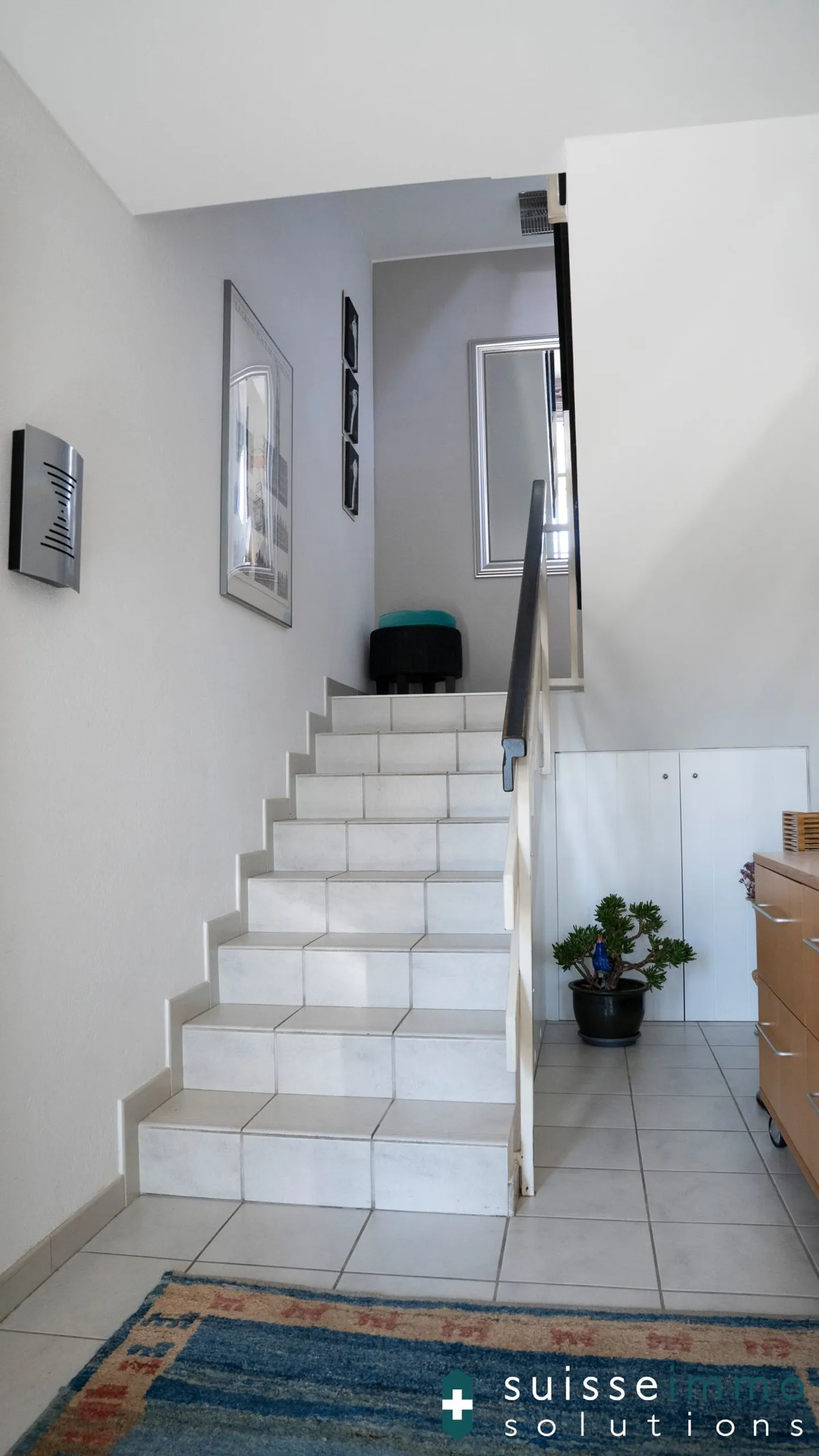 Maison unifamiliale immergée dans la verdure avec vue panoramique et grande terrasse à Vacallo - Photo 4 sur 13