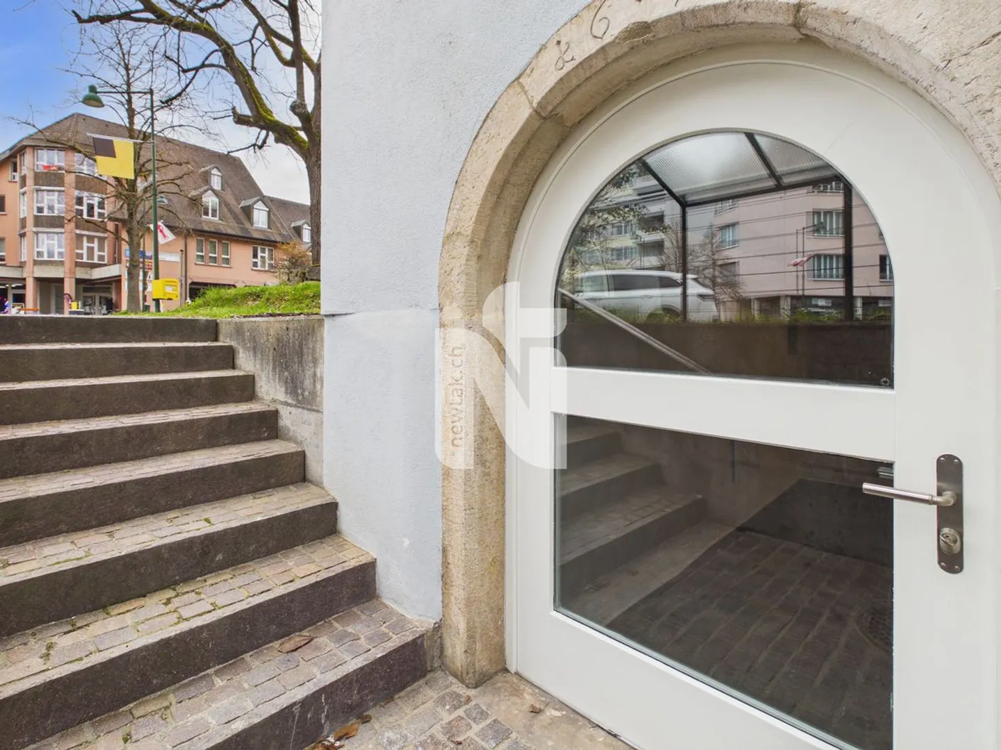 Espace commercial attrayant au Löwenkreisel - idéal comme bureau, atelier, salle de loisirs ou même comme salon, par exemple pour un studio de massage ou de cosmétique - Photo 2 sur 9