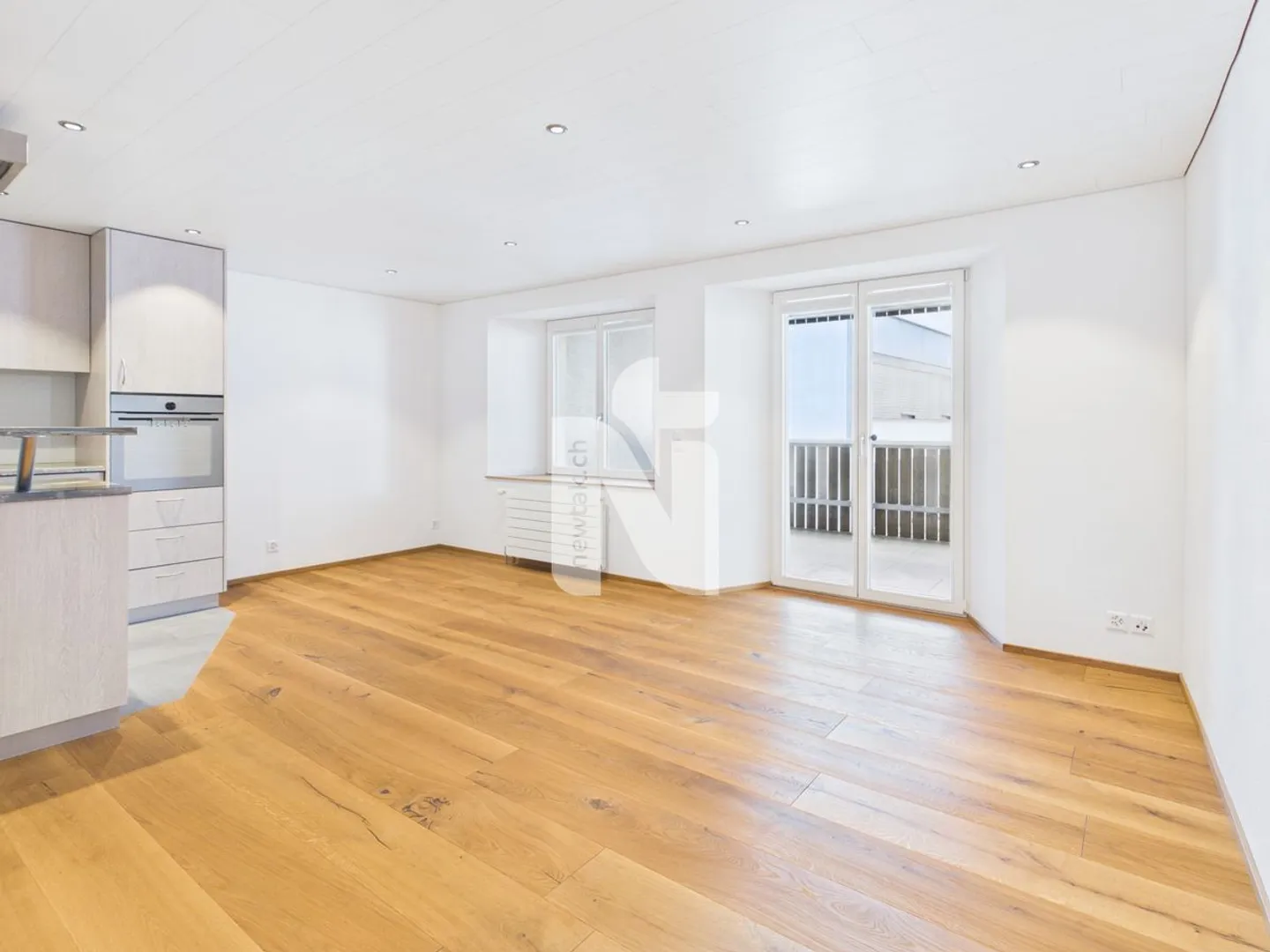 Appartamento 2.5 camere ristrutturato con charme rustico e balcone in posizione centrale a Liestal - Foto 1 di 13