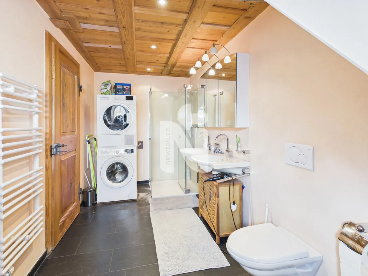 Maisonette-Wohnung, rustikal mit viel Charme, mitten in Laufen - Foto 11 di 13