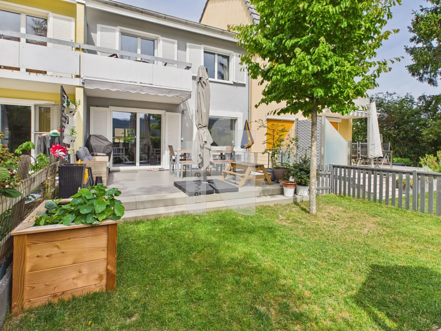 Familienfreundliches modernes Haus - Foto 7 von 13